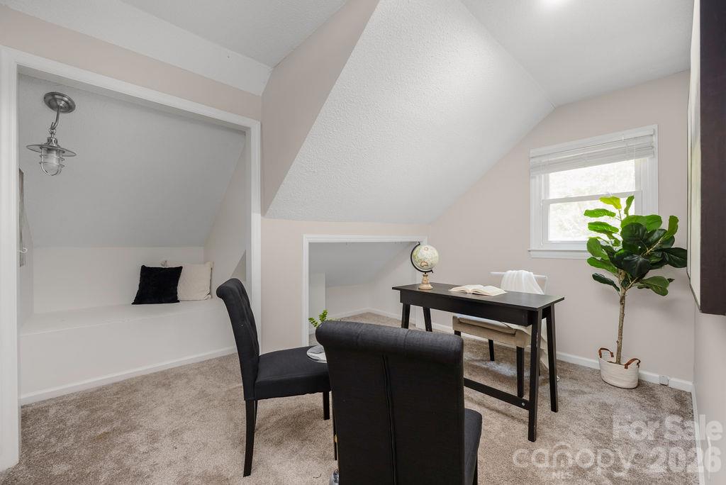 Single Family Residence at 9423 Whitethorn Drive, Charlotte, photo 38 of 46