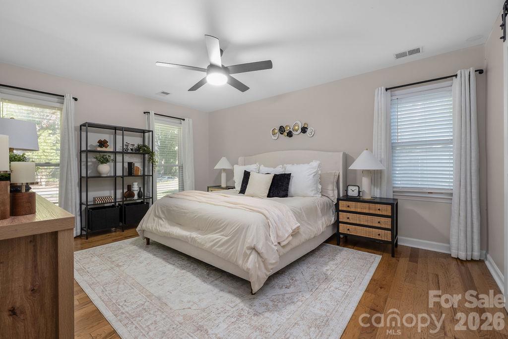 Single Family Residence at 9423 Whitethorn Drive, Charlotte, photo 27 of 46