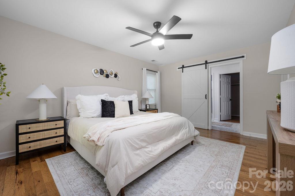 Single Family Residence at 9423 Whitethorn Drive, Charlotte, photo 31 of 46