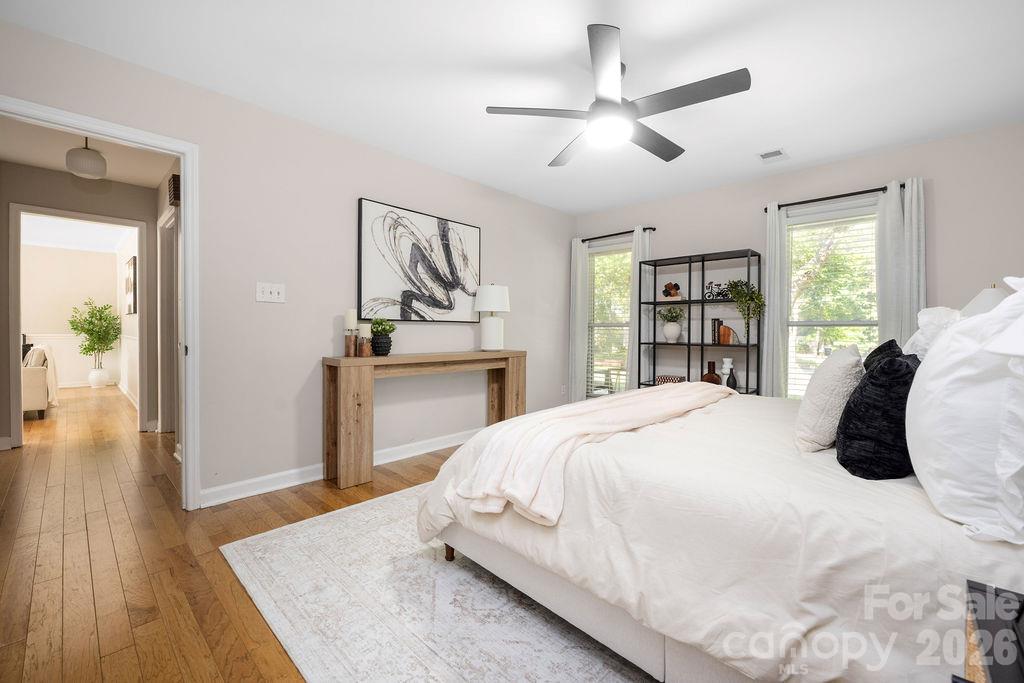 Single Family Residence at 9423 Whitethorn Drive, Charlotte, photo 29 of 46