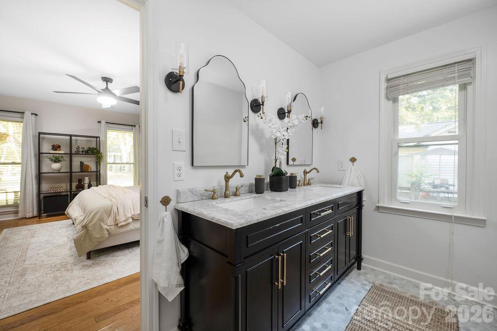 Single Family Residence at 9423 Whitethorn Drive, Charlotte, photo 33 of 46