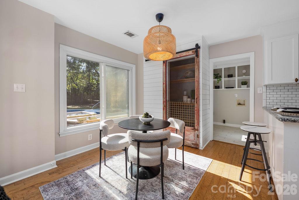 Single Family Residence at 9423 Whitethorn Drive, Charlotte, photo 26 of 46