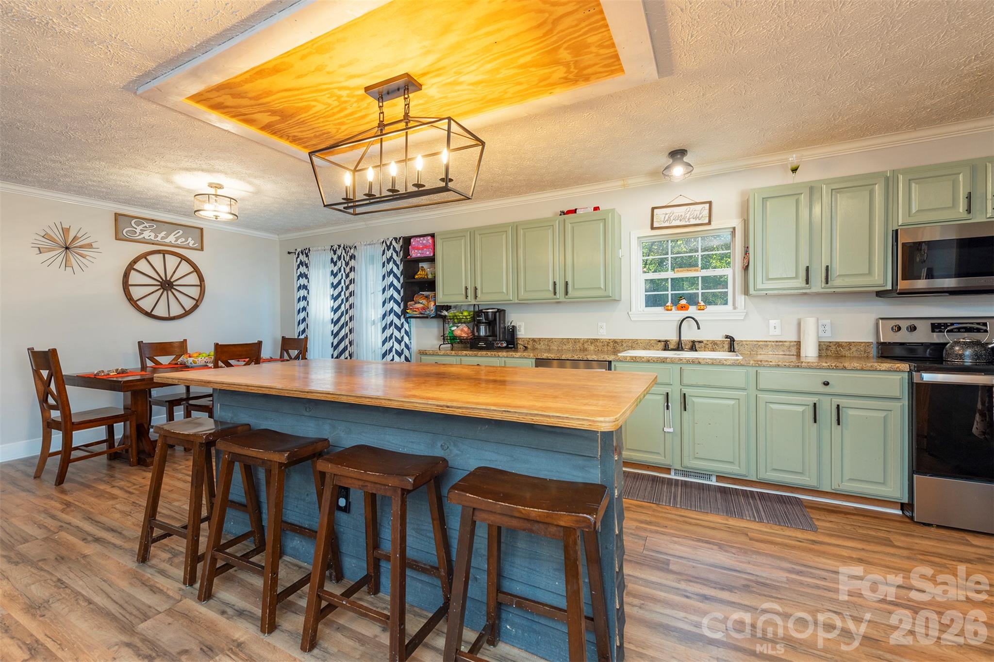 Single Family Residence at 12 Stoney Creek Lane, Candler, photo 10 of 38