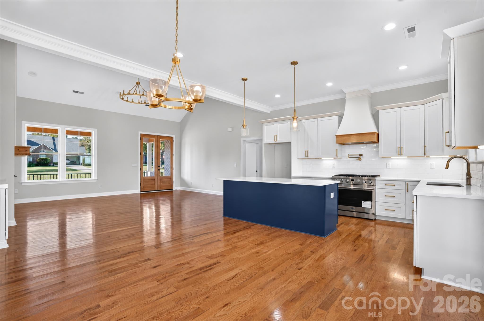 Single Family Residence at 122 Manteo Road, Lexington, photo 9 of 32