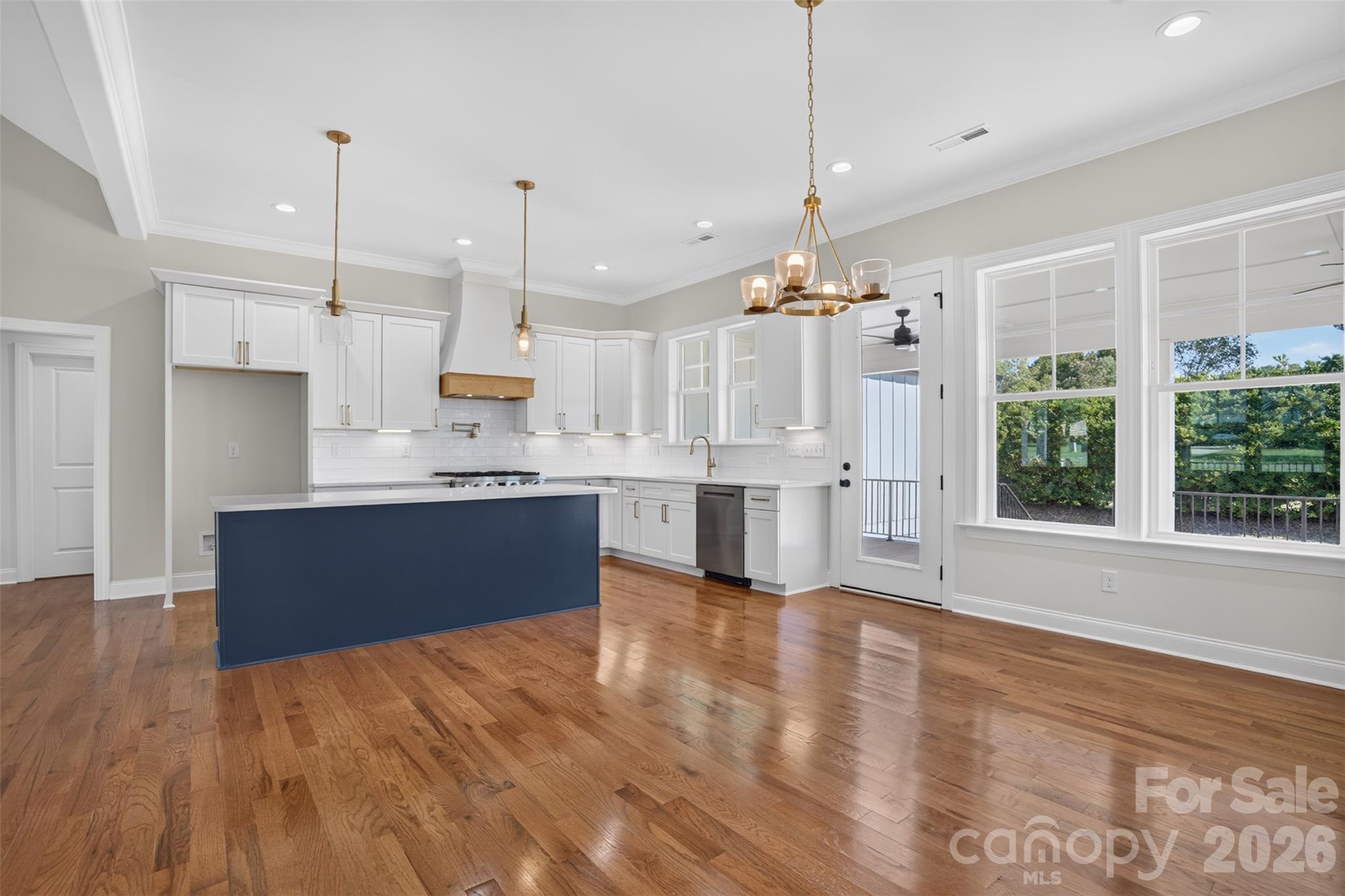 Single Family Residence at 122 Manteo Road, Lexington, photo 10 of 32
