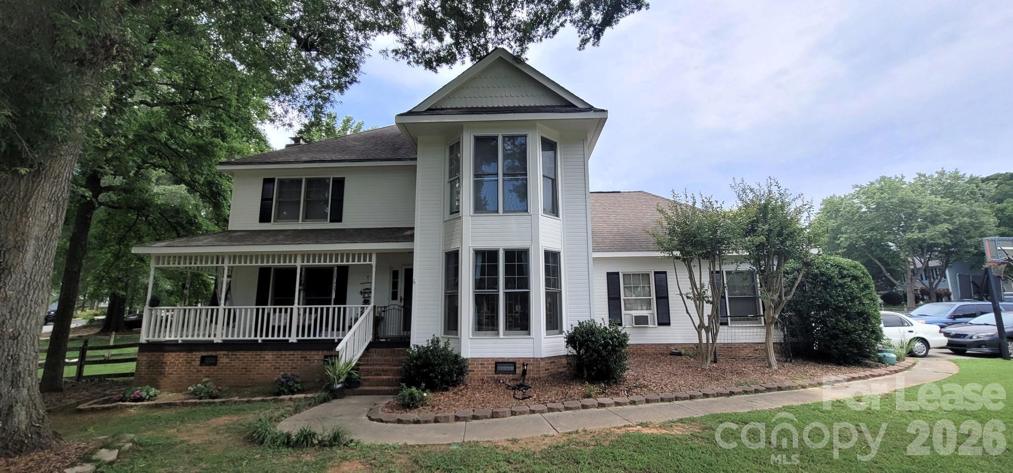 Single Family Residence at 2308 Heathershire Lane, Matthews, photo 2 of 32