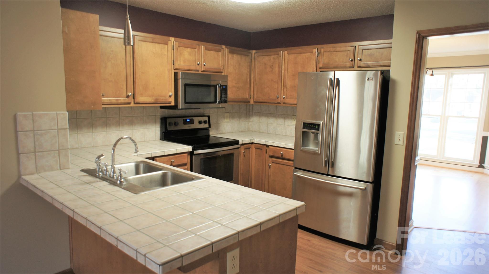 Single Family Residence at 2308 Heathershire Lane, Matthews, photo 10 of 32