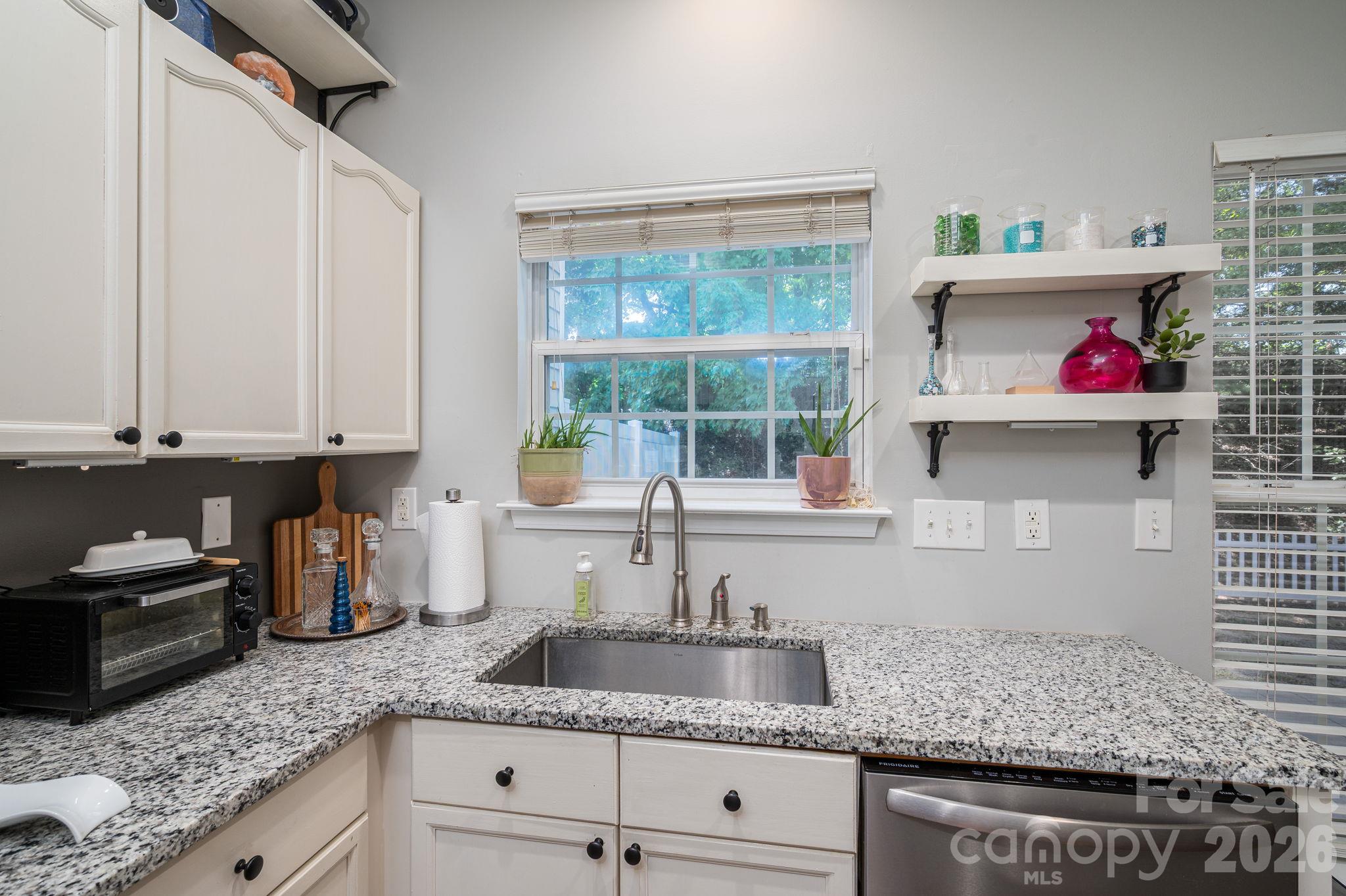 Kitchen - 7904 Mariners Pointe Circle, Denver