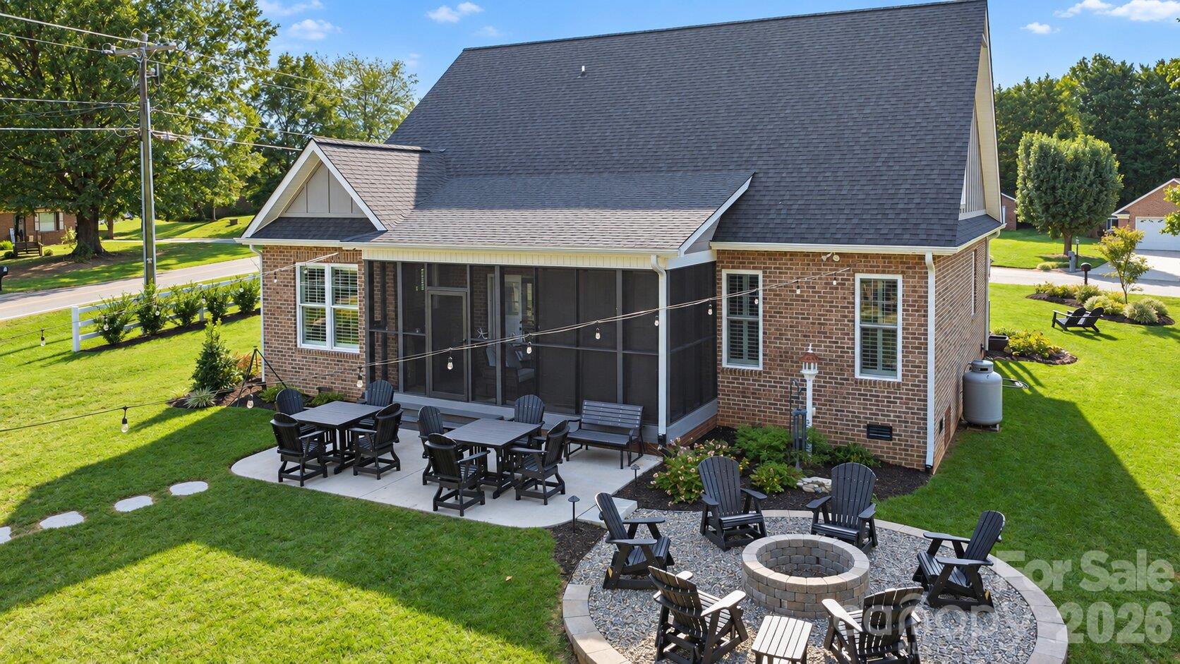 Single Family Residence at 18 Wittenburg Springs Drive, Taylorsville, photo 5 of 47