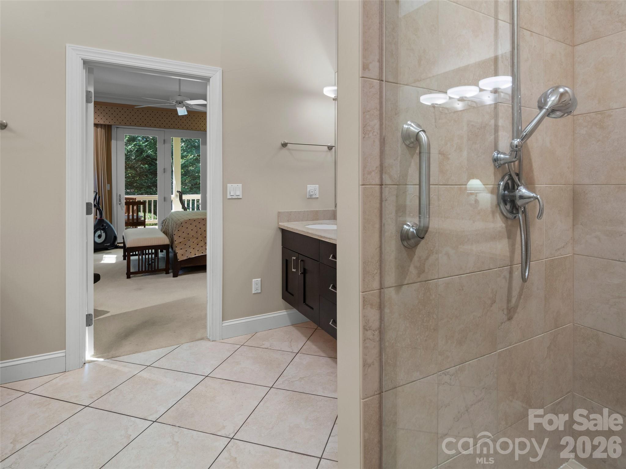 Single Family Residence at 184 Benhurst Court, Hendersonville, photo 22 of 28