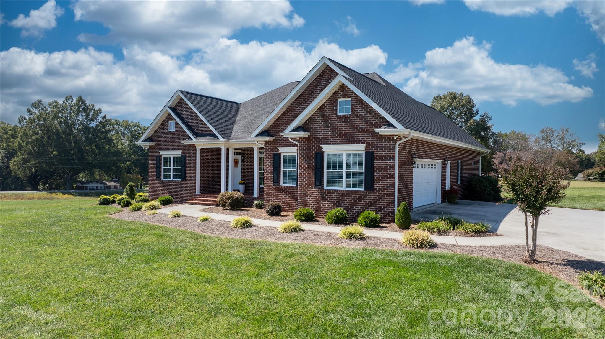 Single Family Residence at 66 Hawks Ridge, Hickory, photo 38 of 48