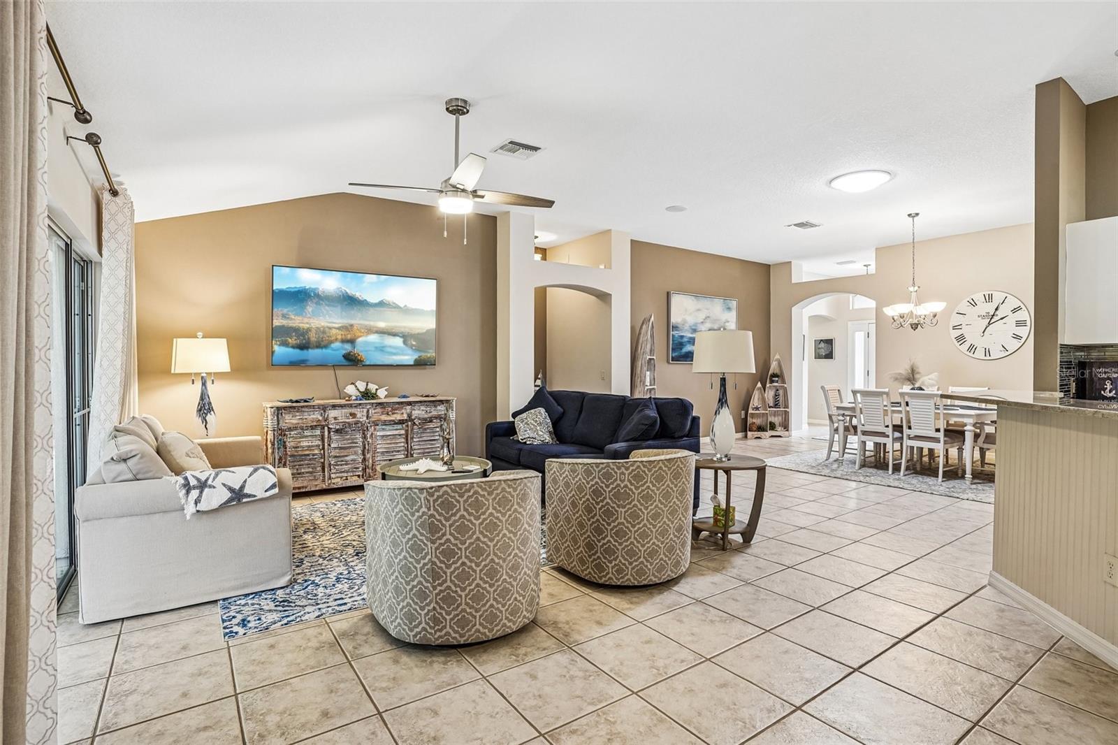 fabulous space - 17115 SE 93RD TELLFIER TER, THE VILLAGES