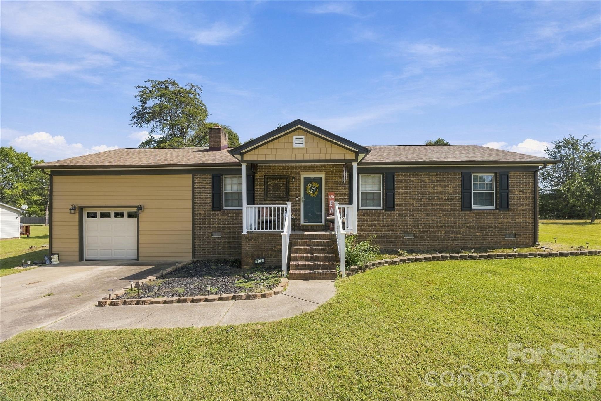 305 W Timberland Drive
