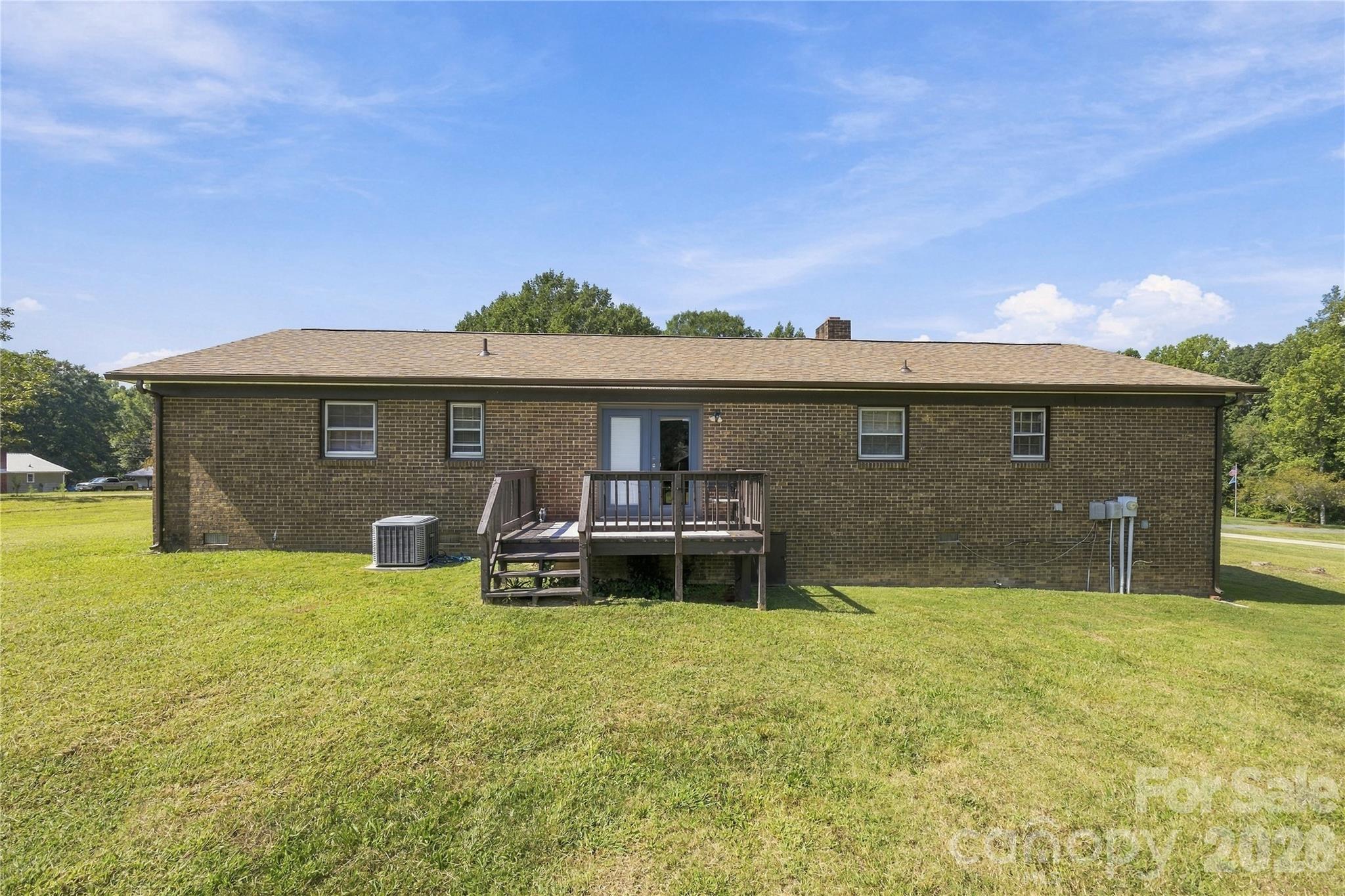 Single Family Residence at 305 W Timberland Drive, Grover, photo 17 of 18