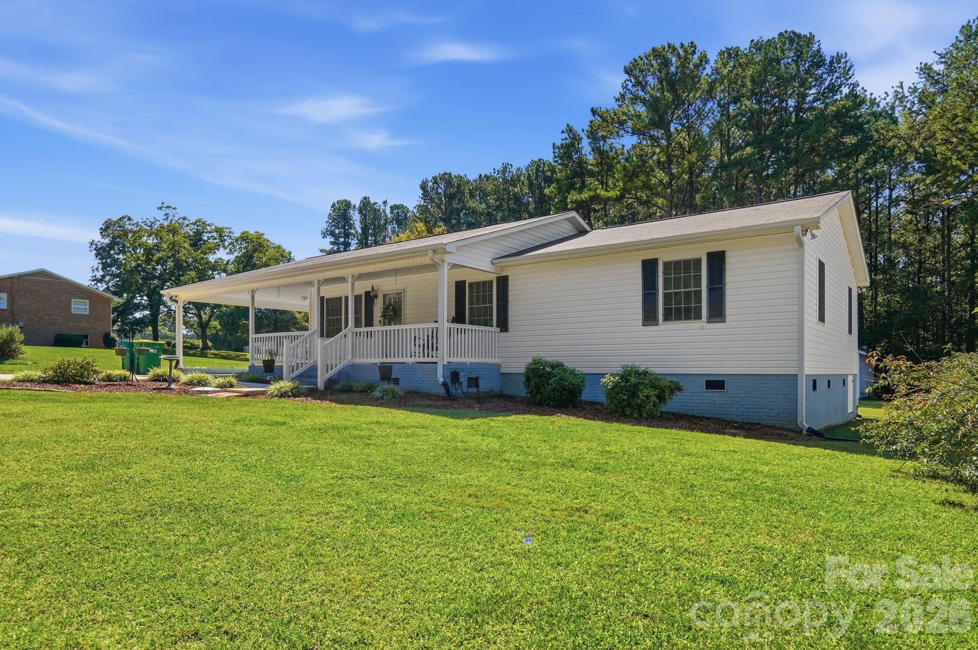Single Family Residence at 1037 Cross Creek Drive, Oakboro, photo 3 of 37