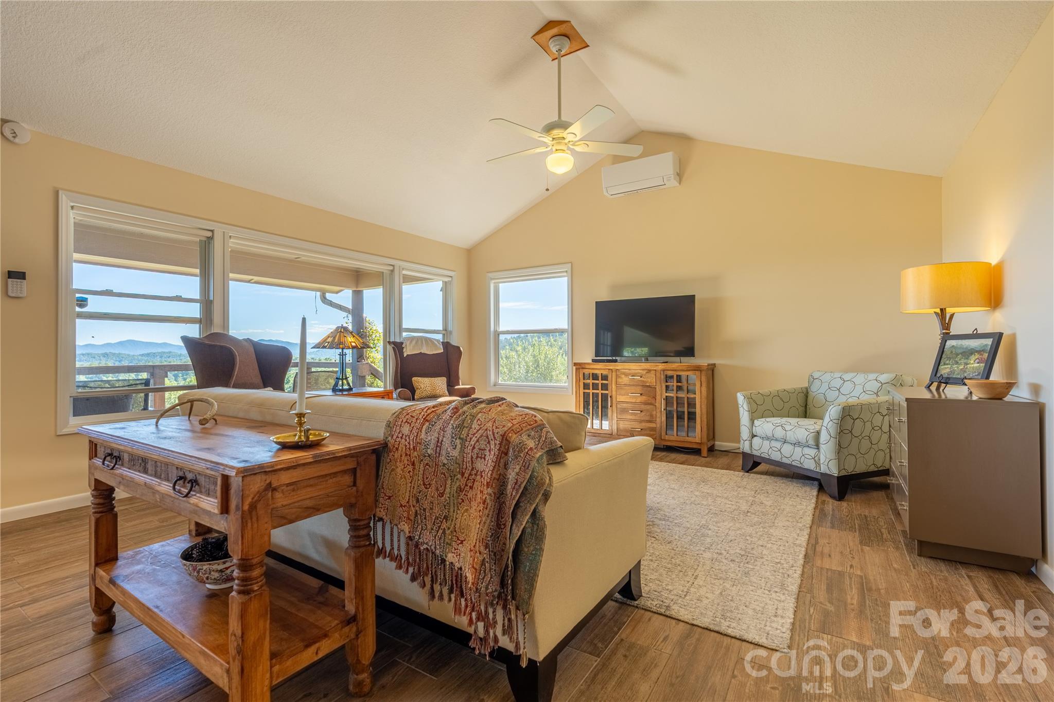 Guest House-Vaulted Ceiling - 1045 & 1047 Graham Road, Marshall