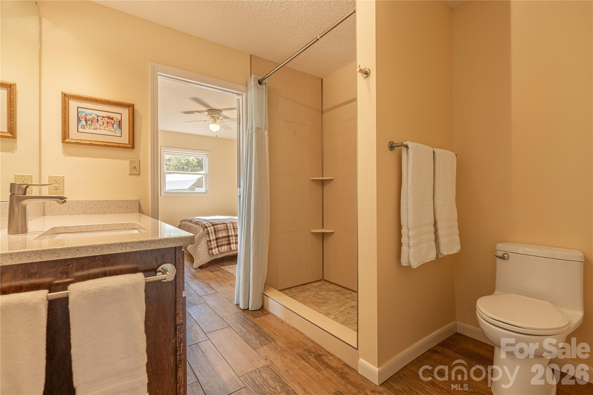 Guest House-Full Bath - 1045 & 1047 Graham Road, Marshall