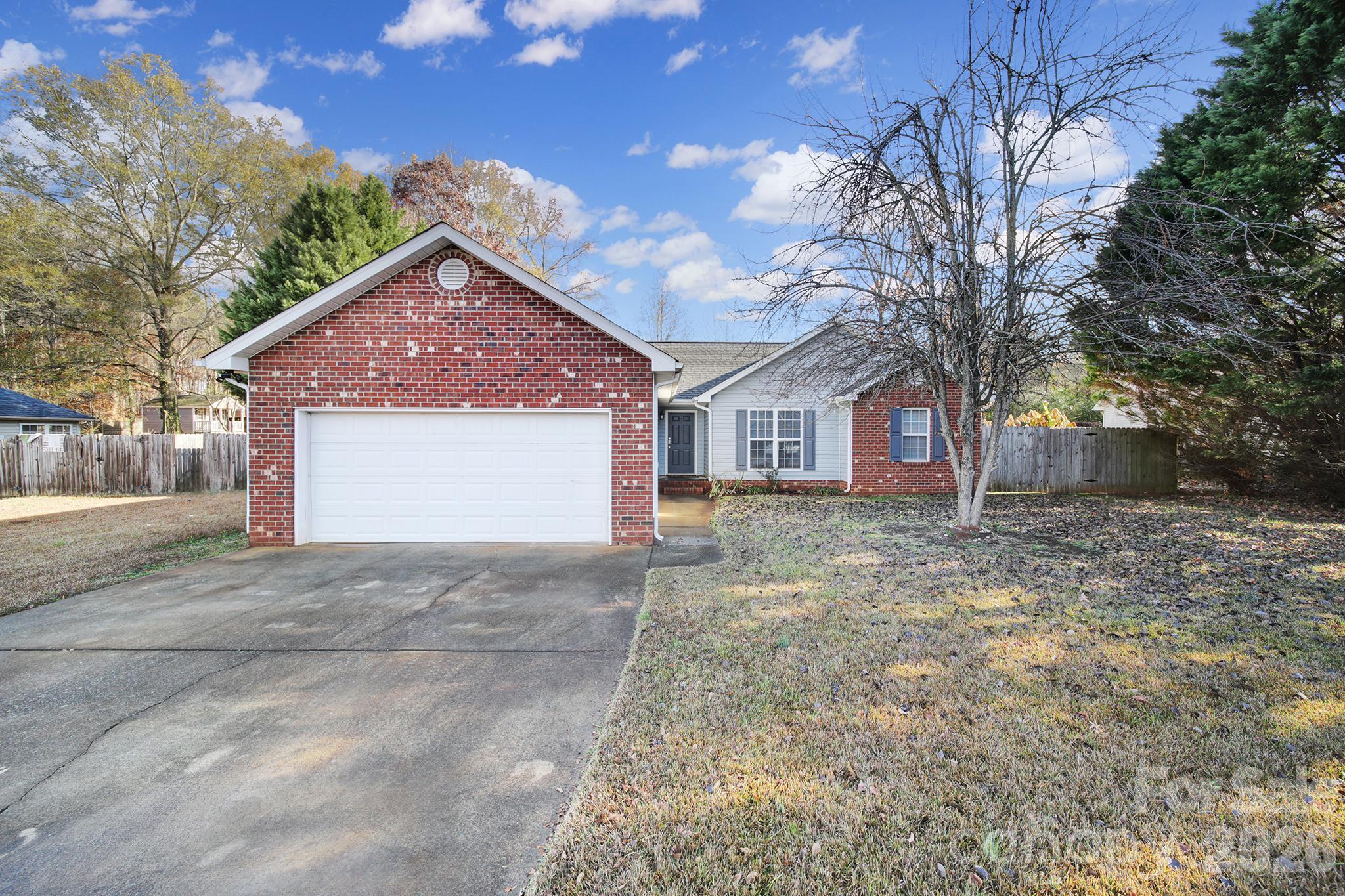 Single Family Residence at 713 Pesca Lane, Matthews, photo 7 of 41