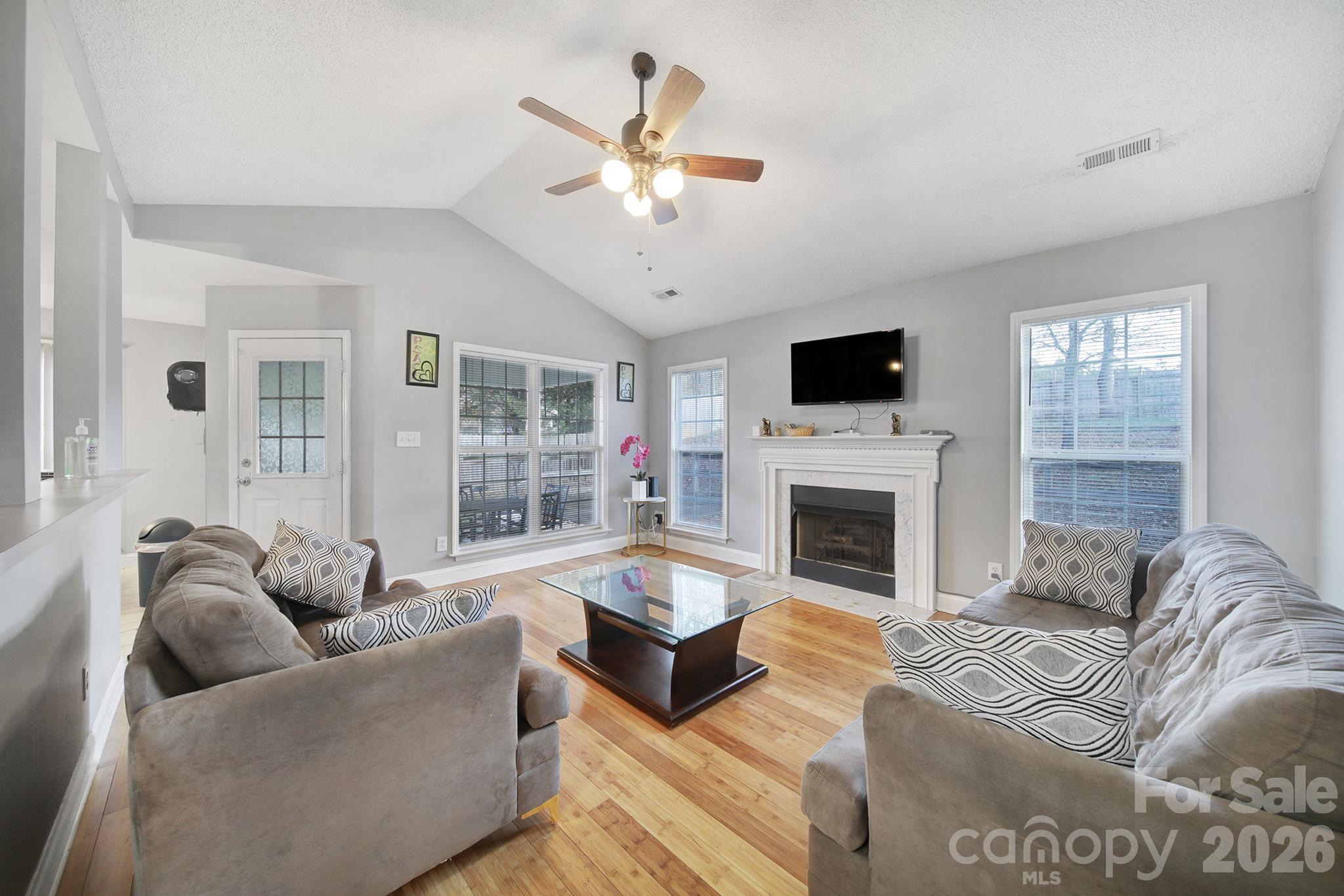 Single Family Residence at 713 Pesca Lane, Matthews, photo 8 of 41