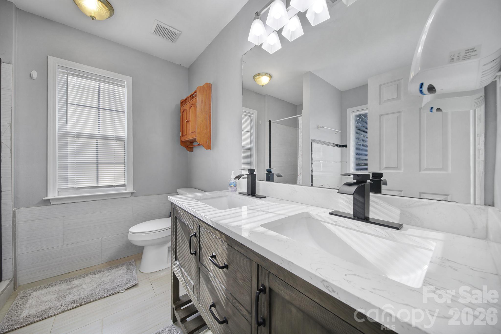 Single Family Residence at 713 Pesca Lane, Matthews, photo 19 of 41
