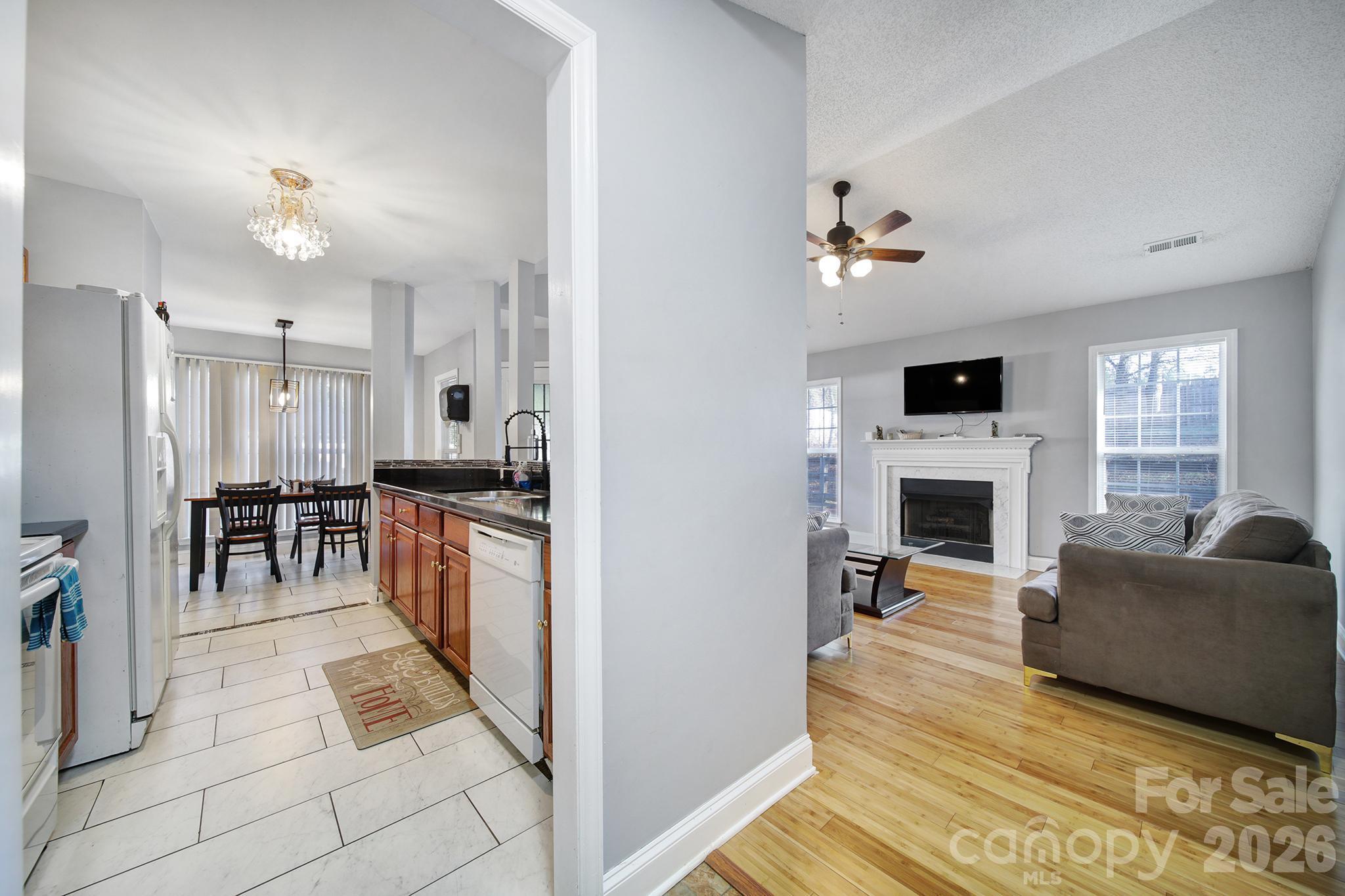 Single Family Residence at 713 Pesca Lane, Matthews, photo 24 of 41