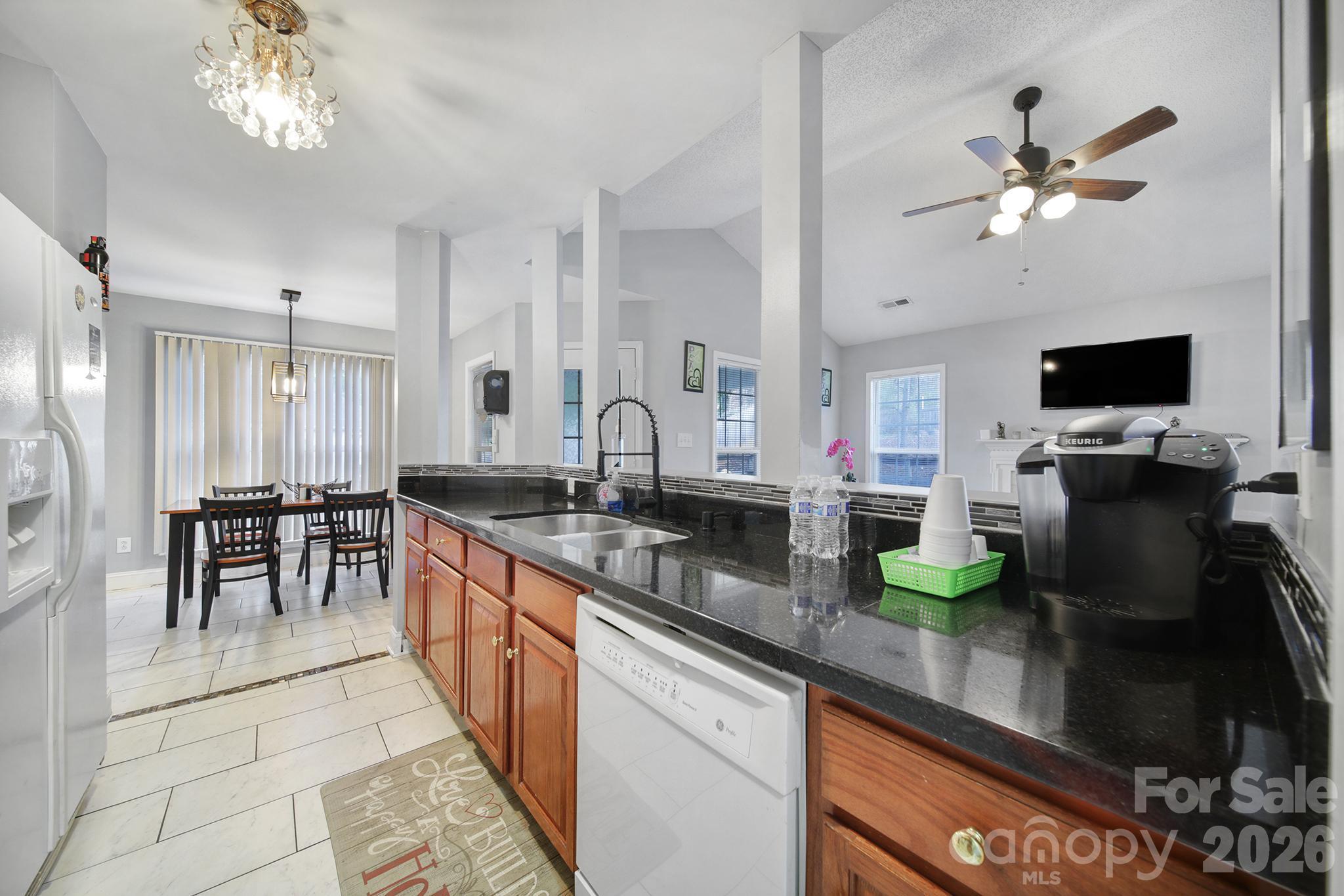 Single Family Residence at 713 Pesca Lane, Matthews, photo 26 of 41