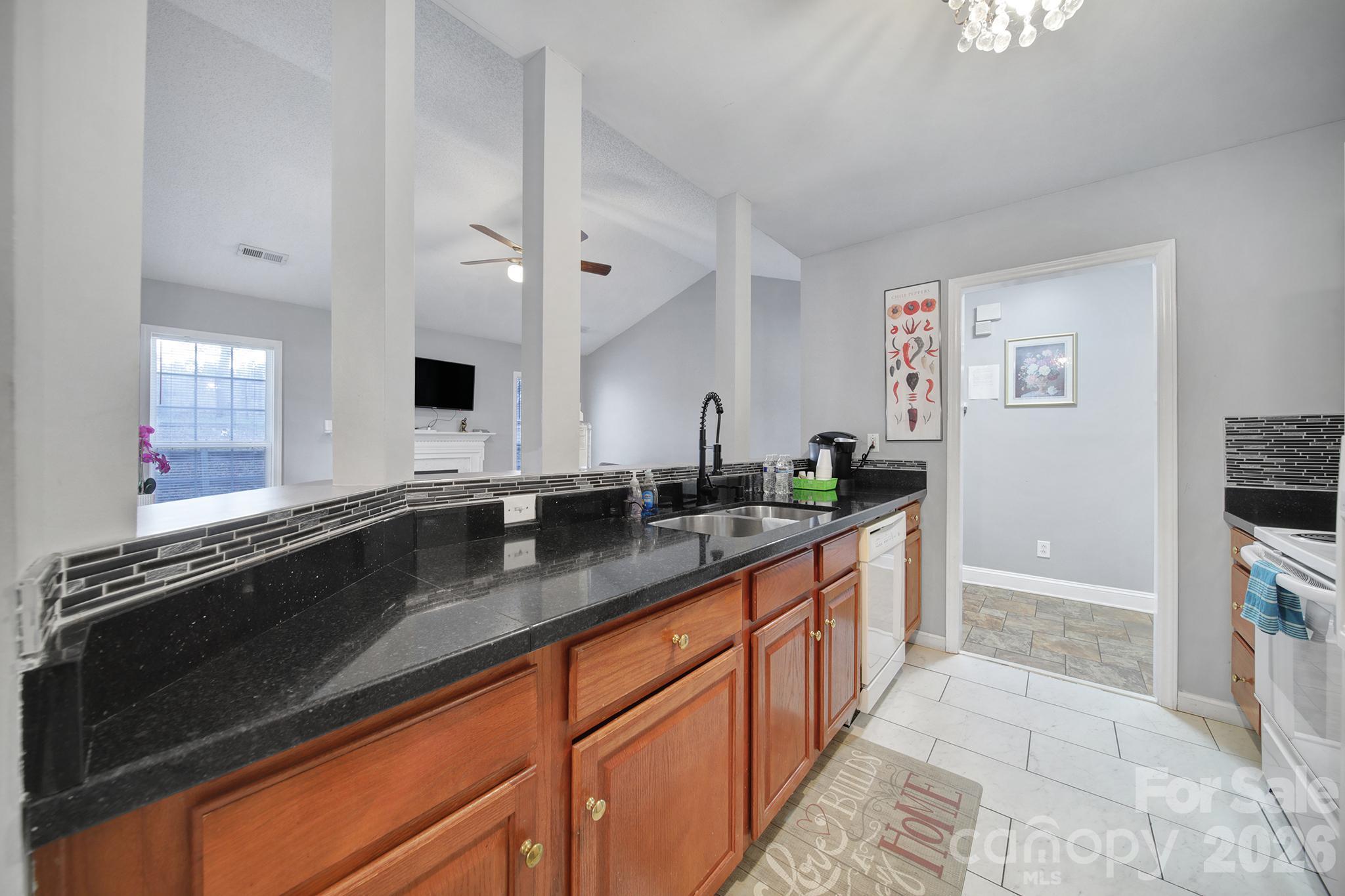 Single Family Residence at 713 Pesca Lane, Matthews, photo 28 of 41