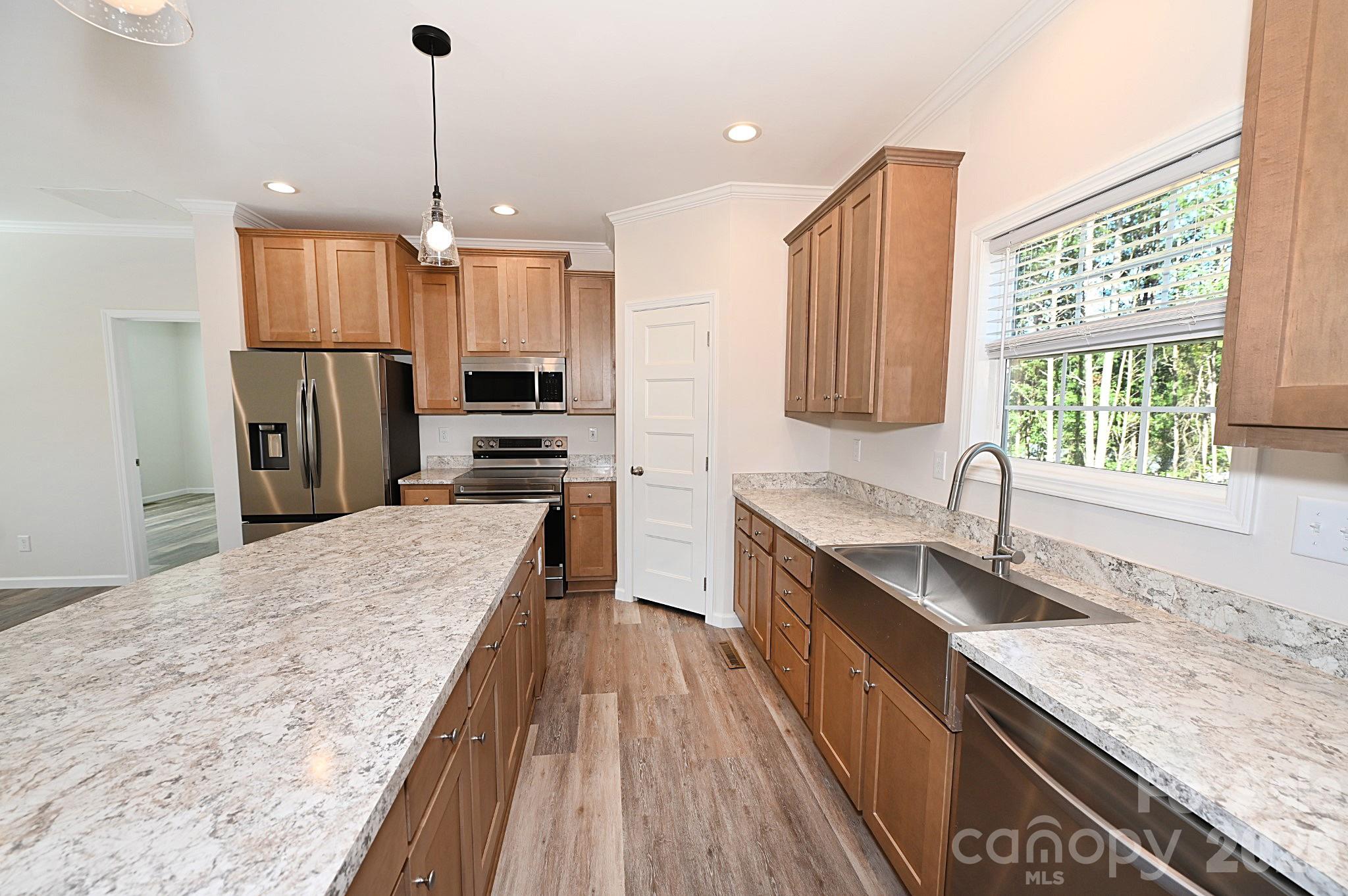 Single Family Residence at 2026 Windigo Street, Newton, photo 8 of 41