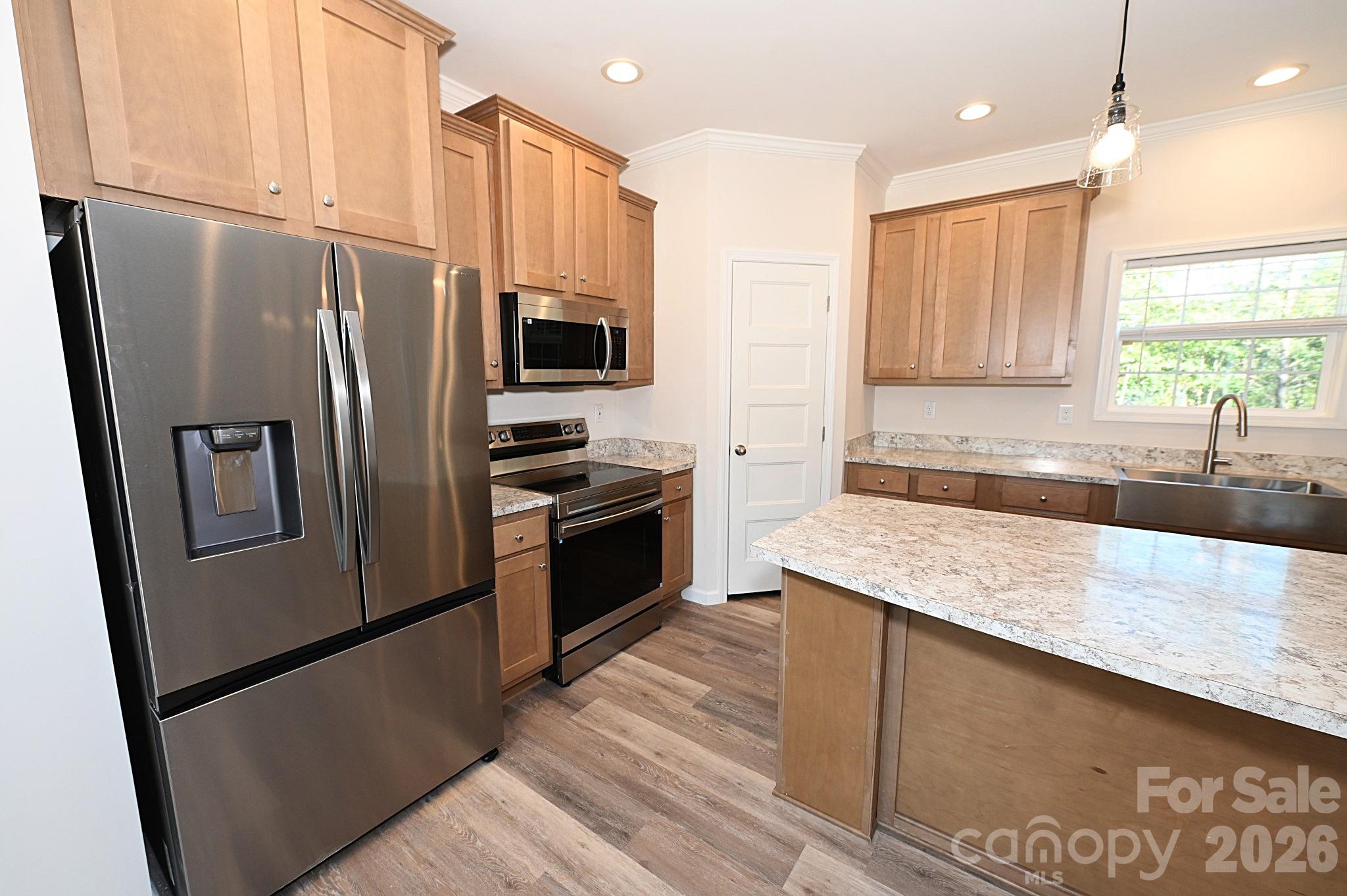 Single Family Residence at 2026 Windigo Street, Newton, photo 10 of 41