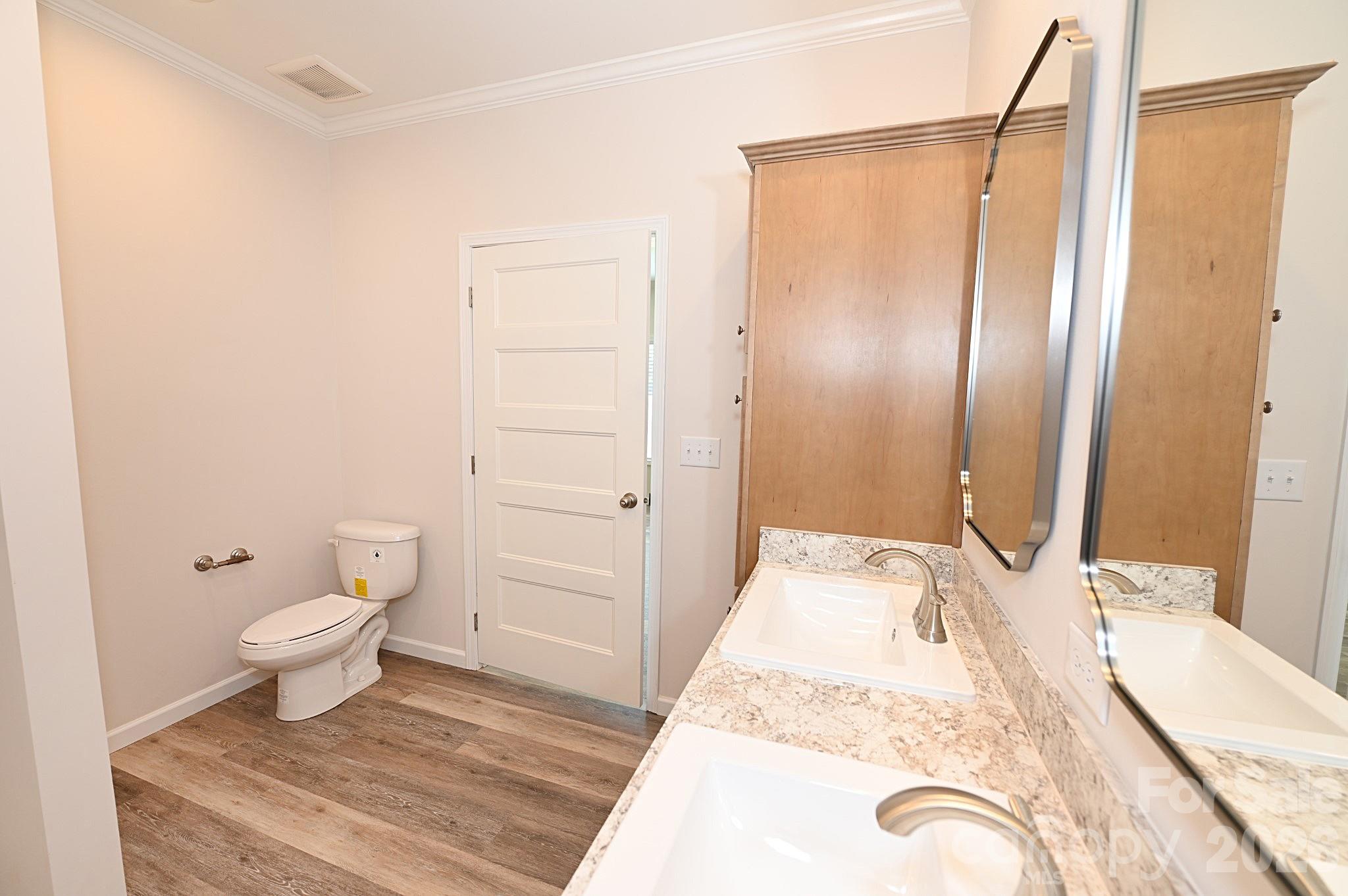 Single Family Residence at 2026 Windigo Street, Newton, photo 24 of 41