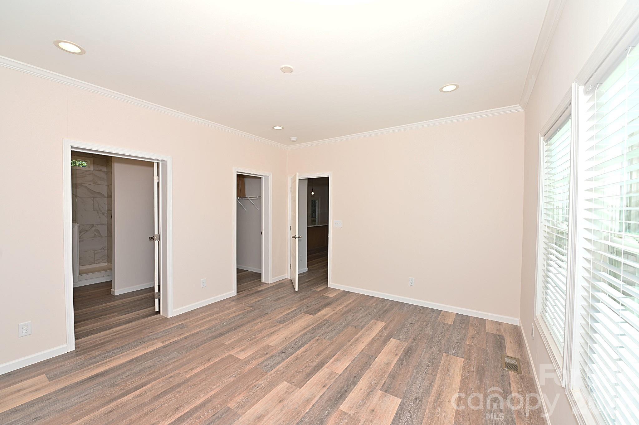 Single Family Residence at 2026 Windigo Street, Newton, photo 26 of 41