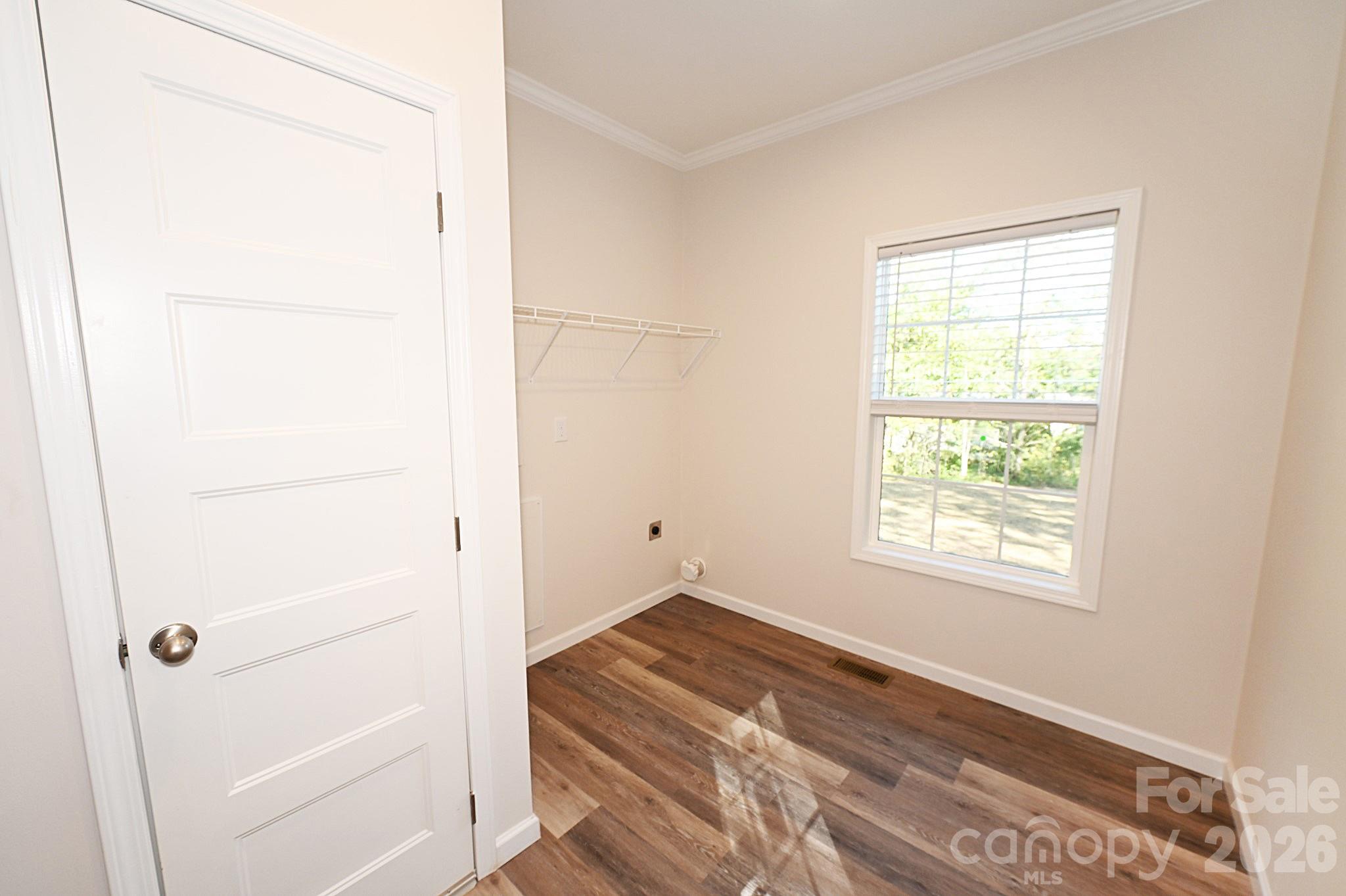 Single Family Residence at 2026 Windigo Street, Newton, photo 33 of 41