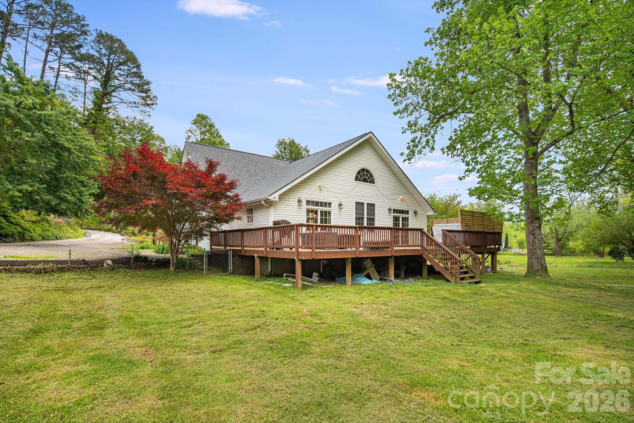 Single Family Residence at 101 McFalls Road, Asheville, photo 2 of 39