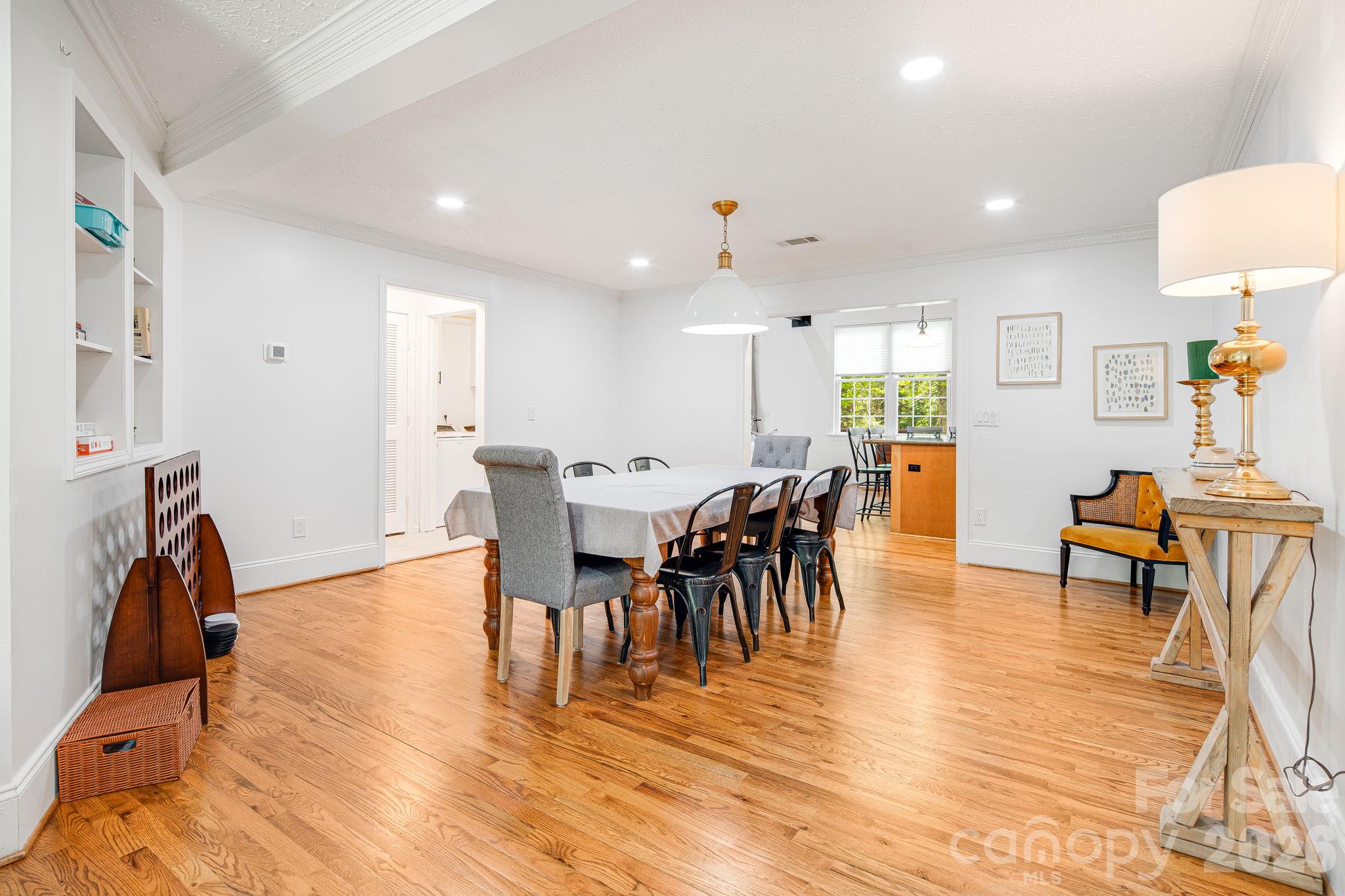 Single Family Residence at 101 McFalls Road, Asheville, photo 6 of 39