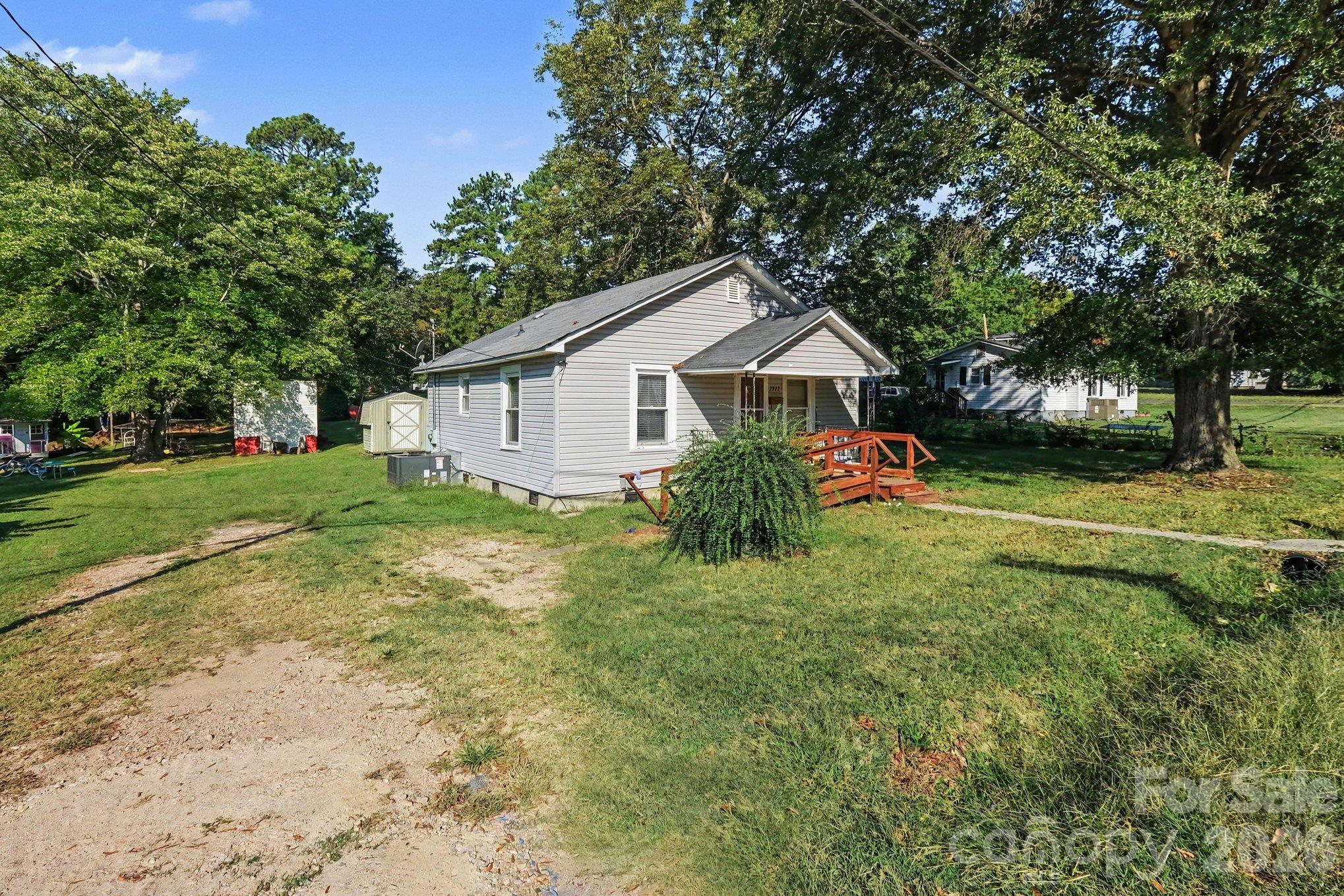 Single Family Residence at 2713 Glendale Avenue, Kannapolis, photo 4 of 12