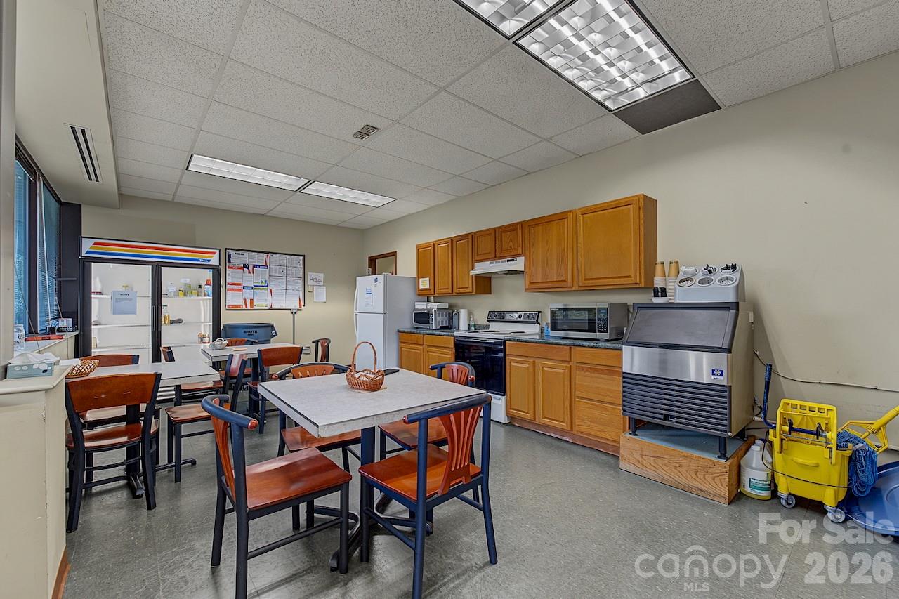 Office at 301 NP And L Loop, Franklin, photo 20 of 48