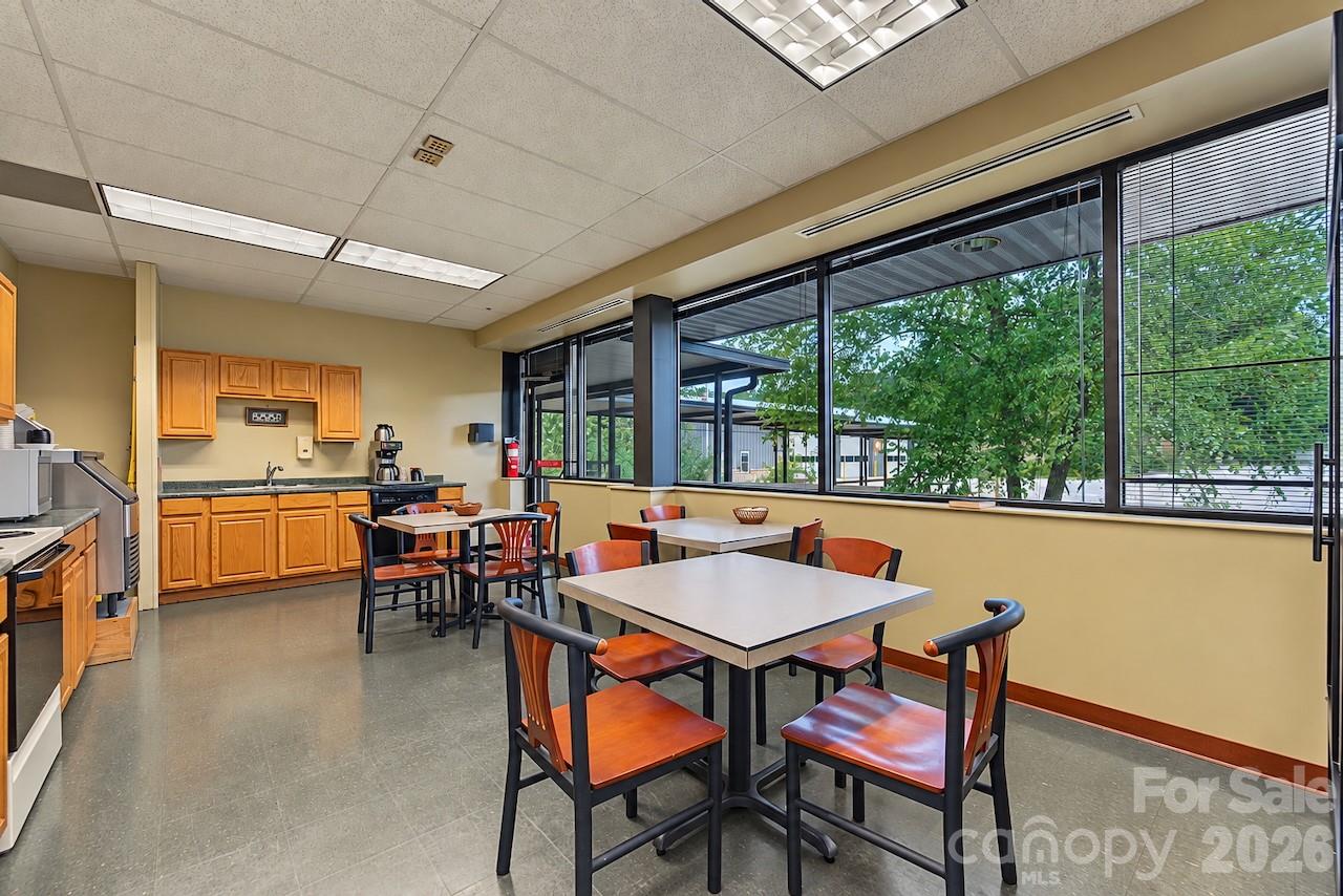 Office at 301 NP And L Loop, Franklin, photo 21 of 48