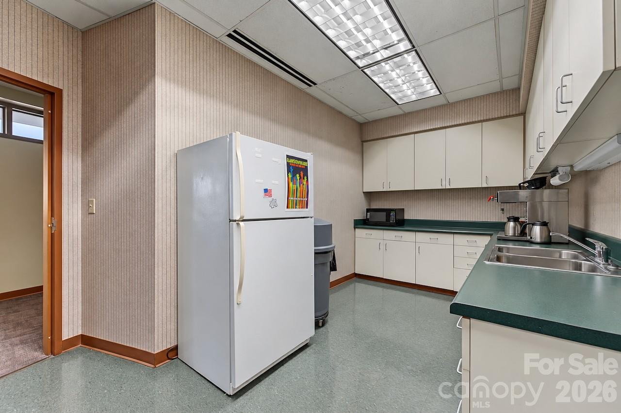 Office at 301 NP And L Loop, Franklin, photo 23 of 48