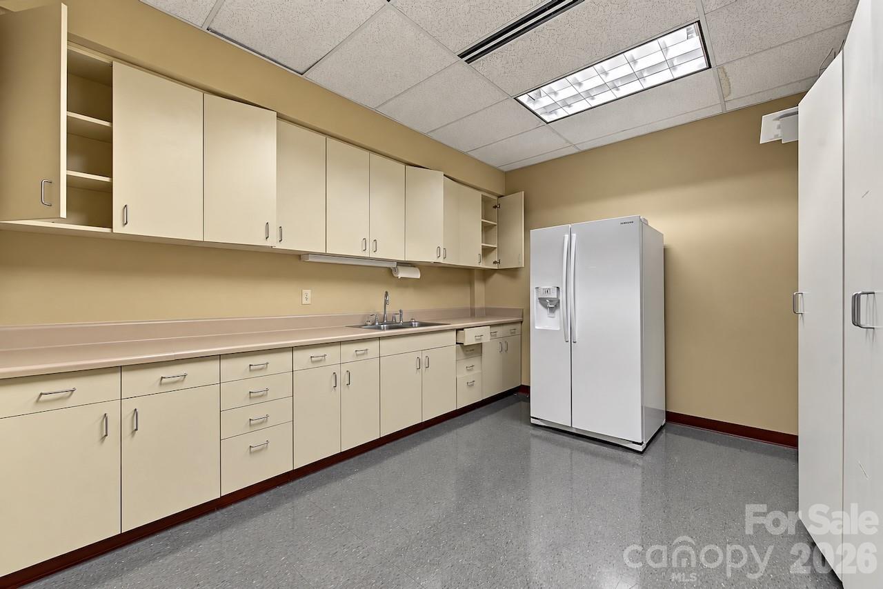Office at 301 NP And L Loop, Franklin, photo 24 of 48