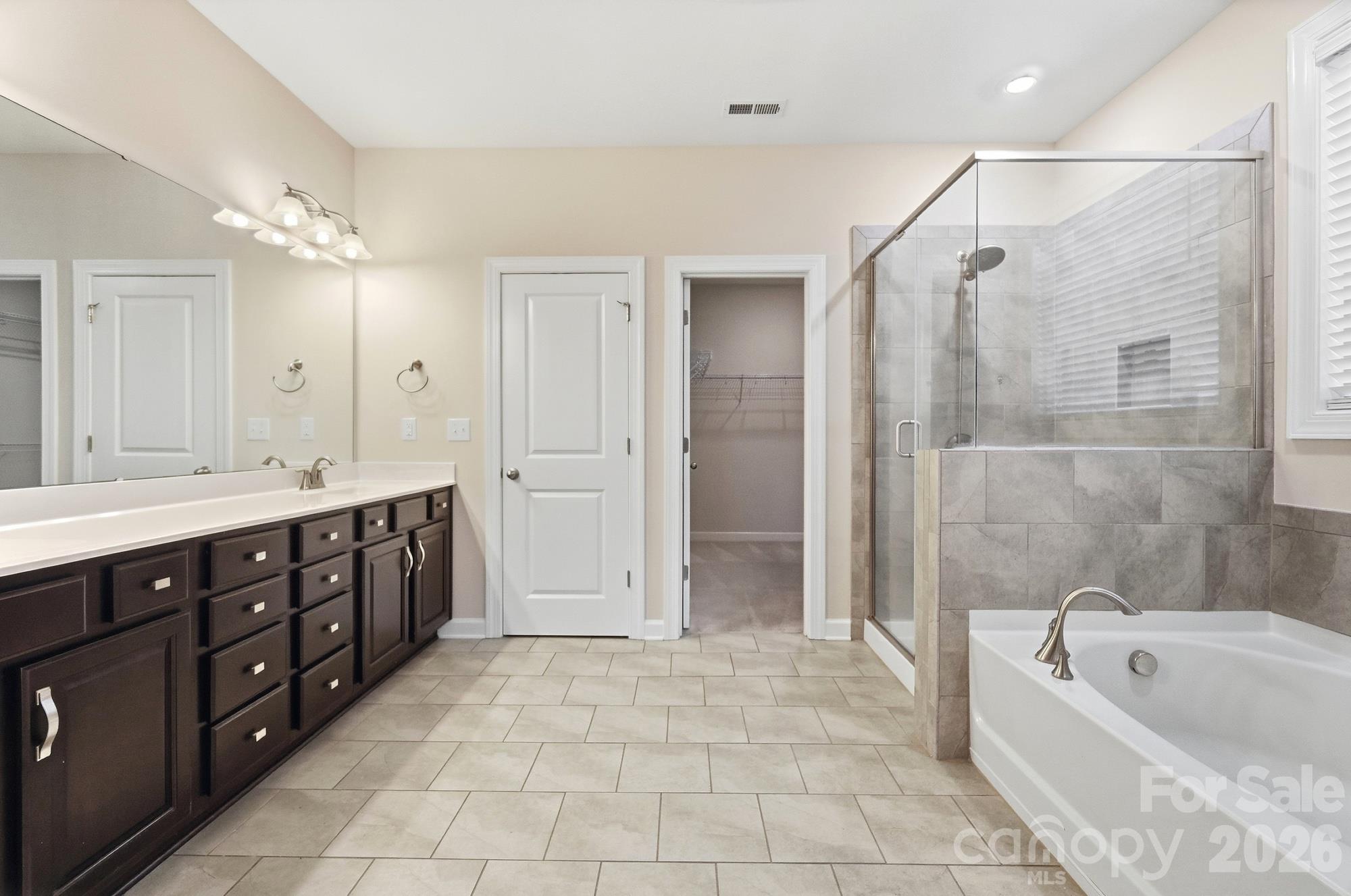 Single Family Residence at 6051 Drave Lane, Fort Mill, photo 23 of 47