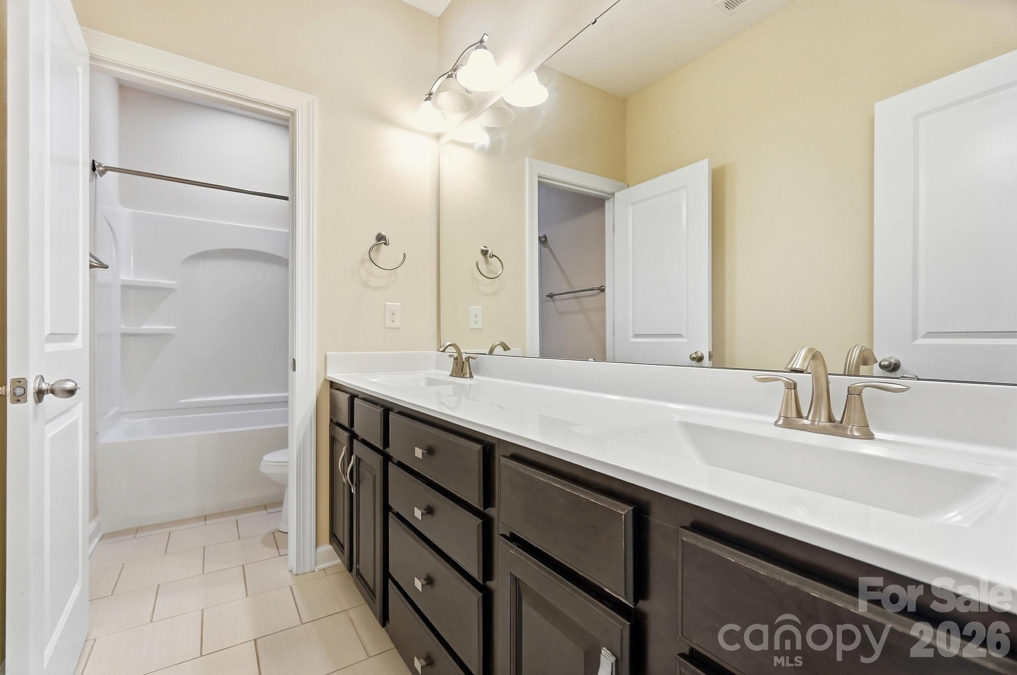 Single Family Residence at 6051 Drave Lane, Fort Mill, photo 36 of 47