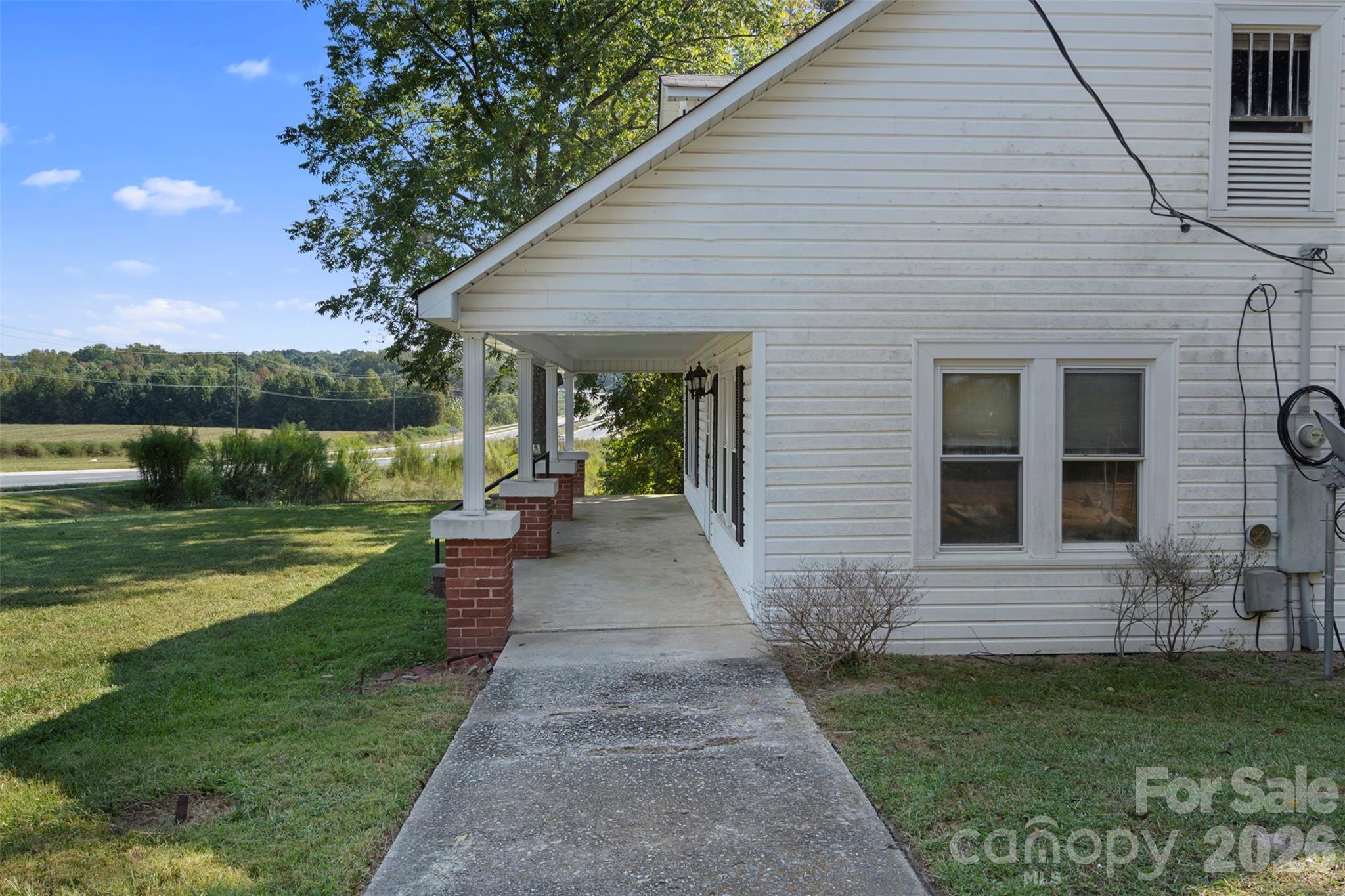 Single Family Residence at 4601 Mooresville Road, Kannapolis, photo 5 of 33