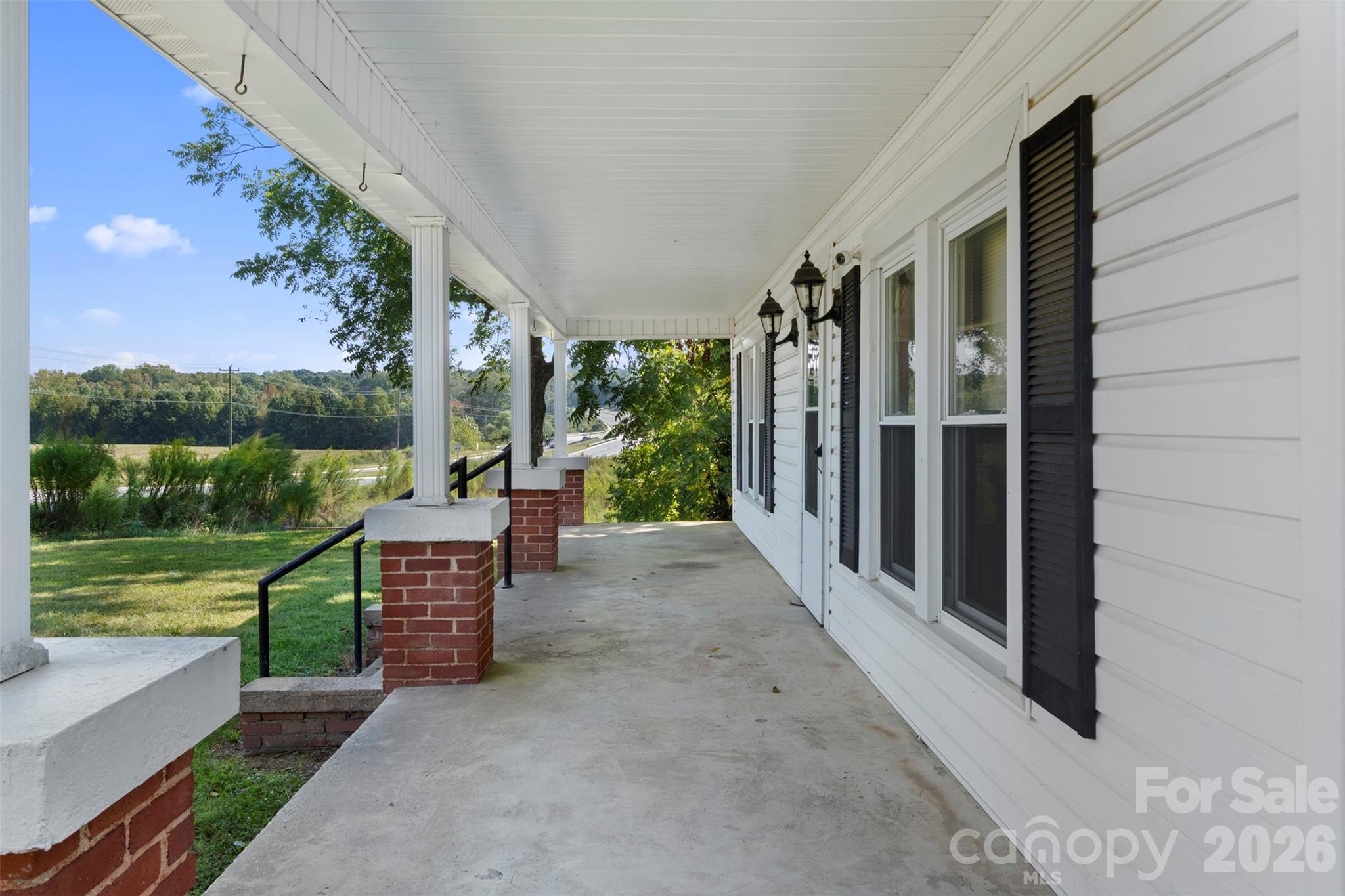 Single Family Residence at 4601 Mooresville Road, Kannapolis, photo 6 of 33