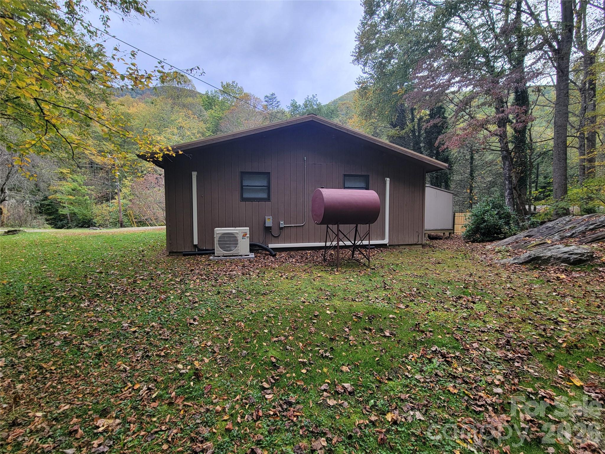 Single Family Residence at 1061 Caldwell Drive, Maggie Valley, photo 11 of 47