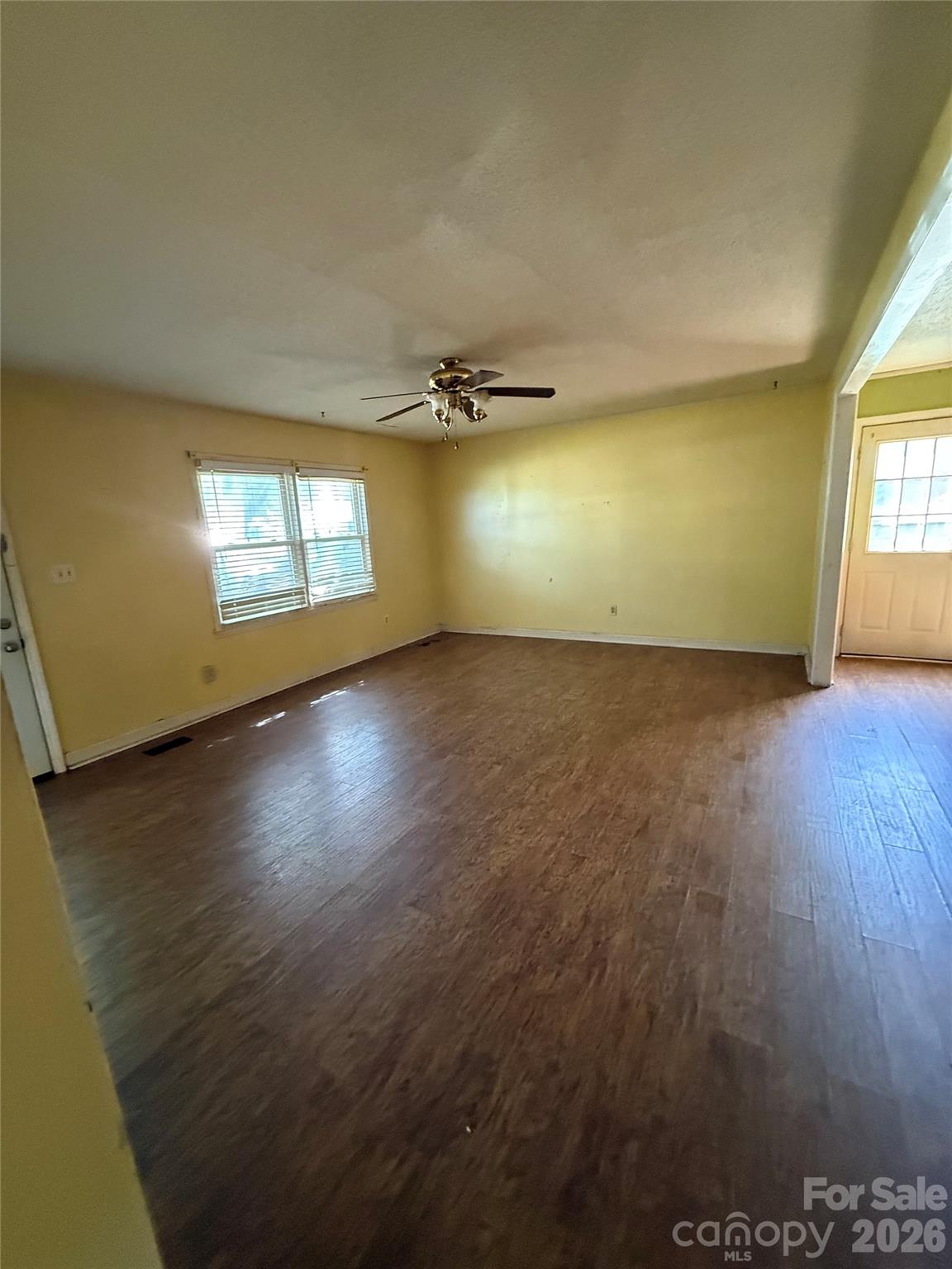 Single Family Residence at 324 Briarwood Drive, Dallas, photo 8 of 28