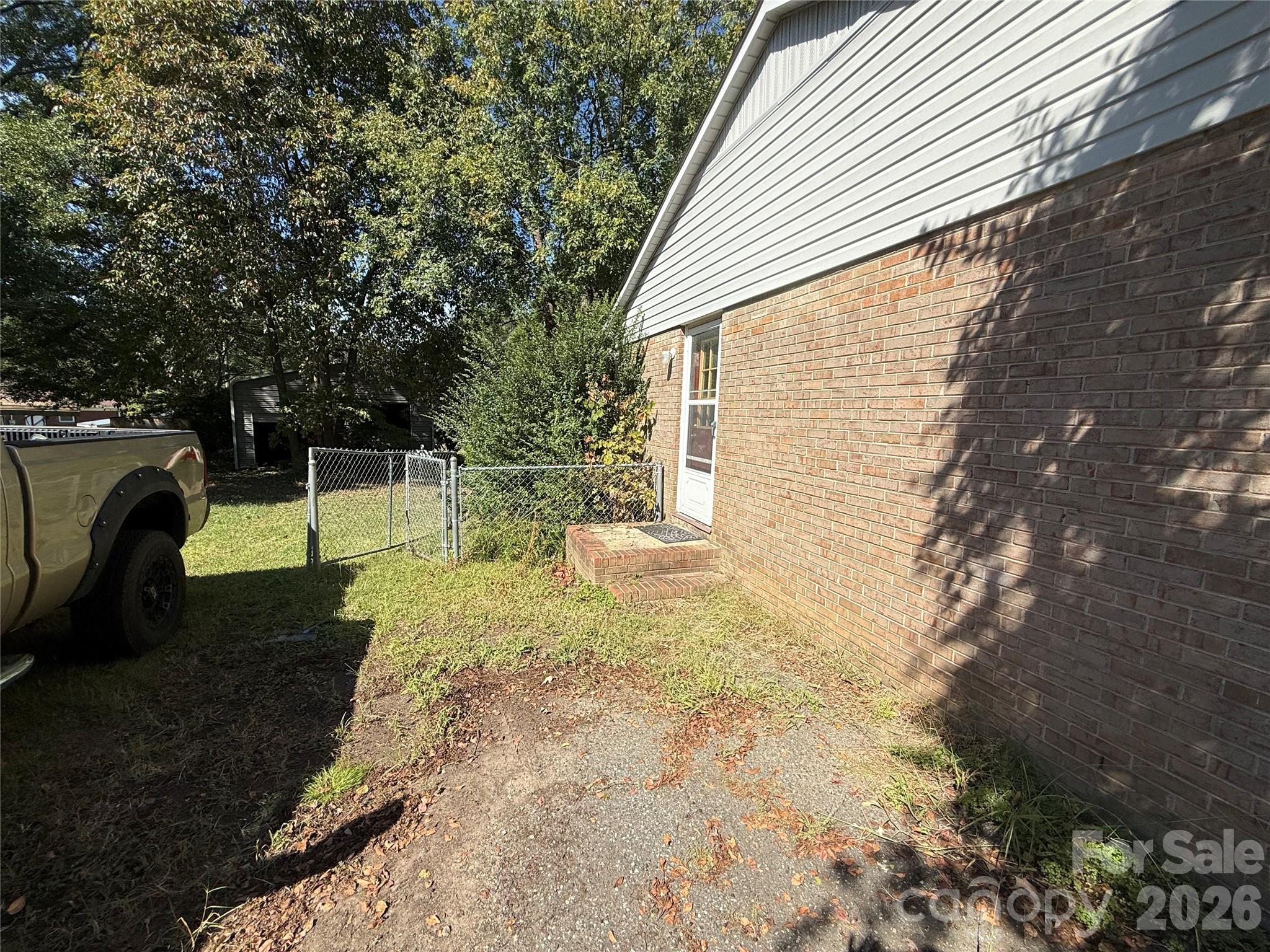 Single Family Residence at 324 Briarwood Drive, Dallas, photo 21 of 28