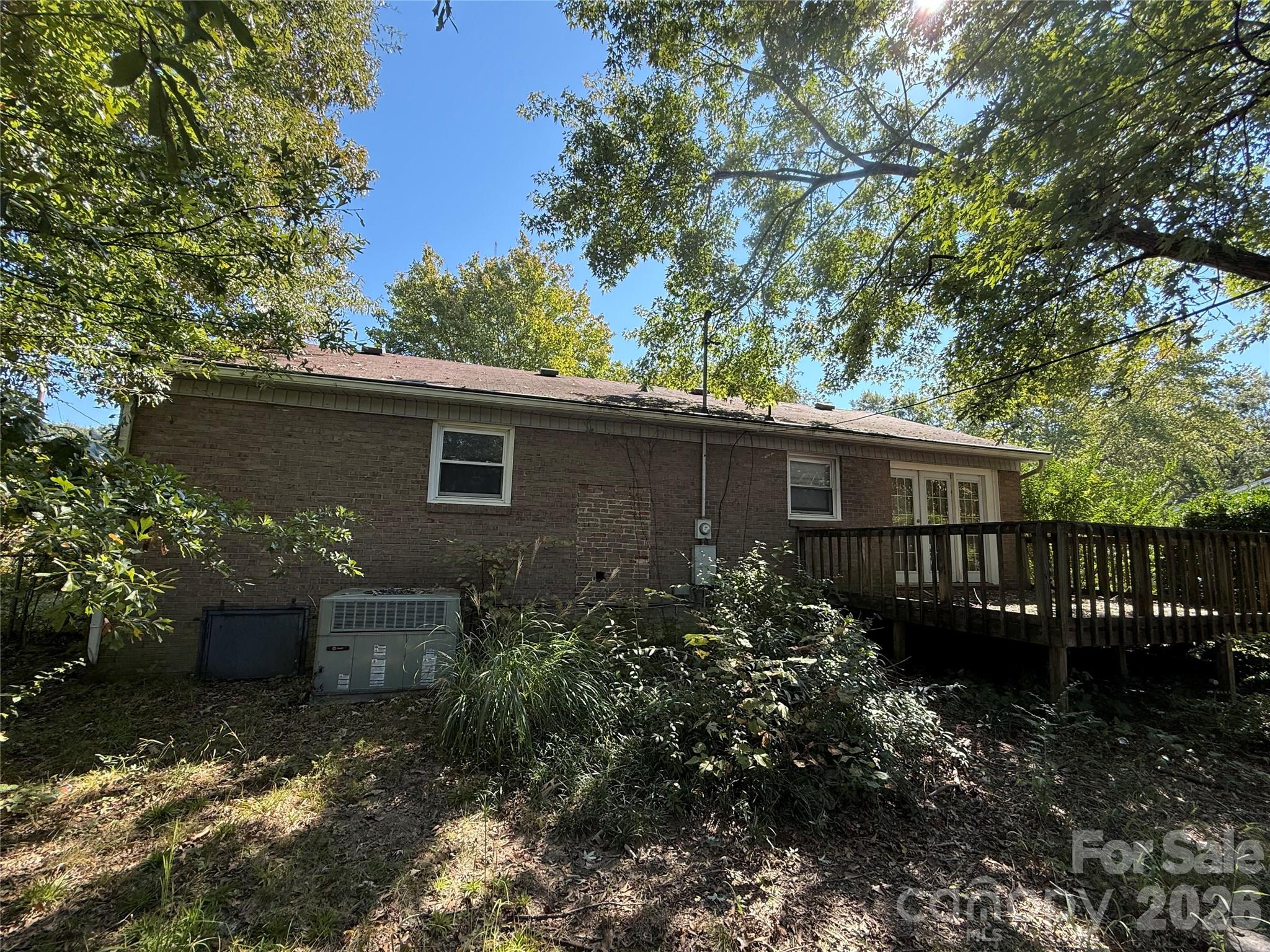 Single Family Residence at 324 Briarwood Drive, Dallas, photo 24 of 28
