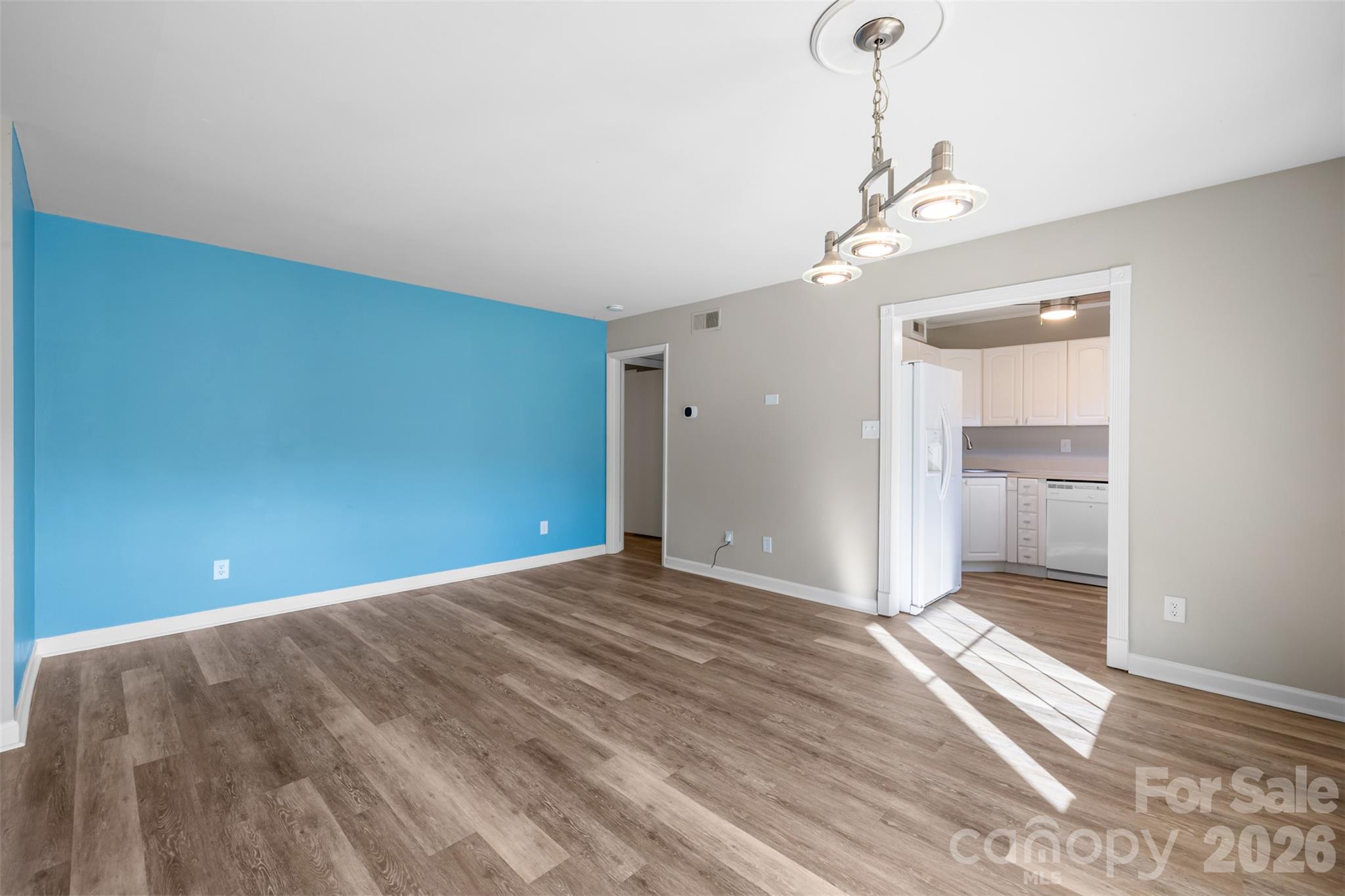 Condominium at 4615 Coronado Drive, Charlotte, photo 4 of 20