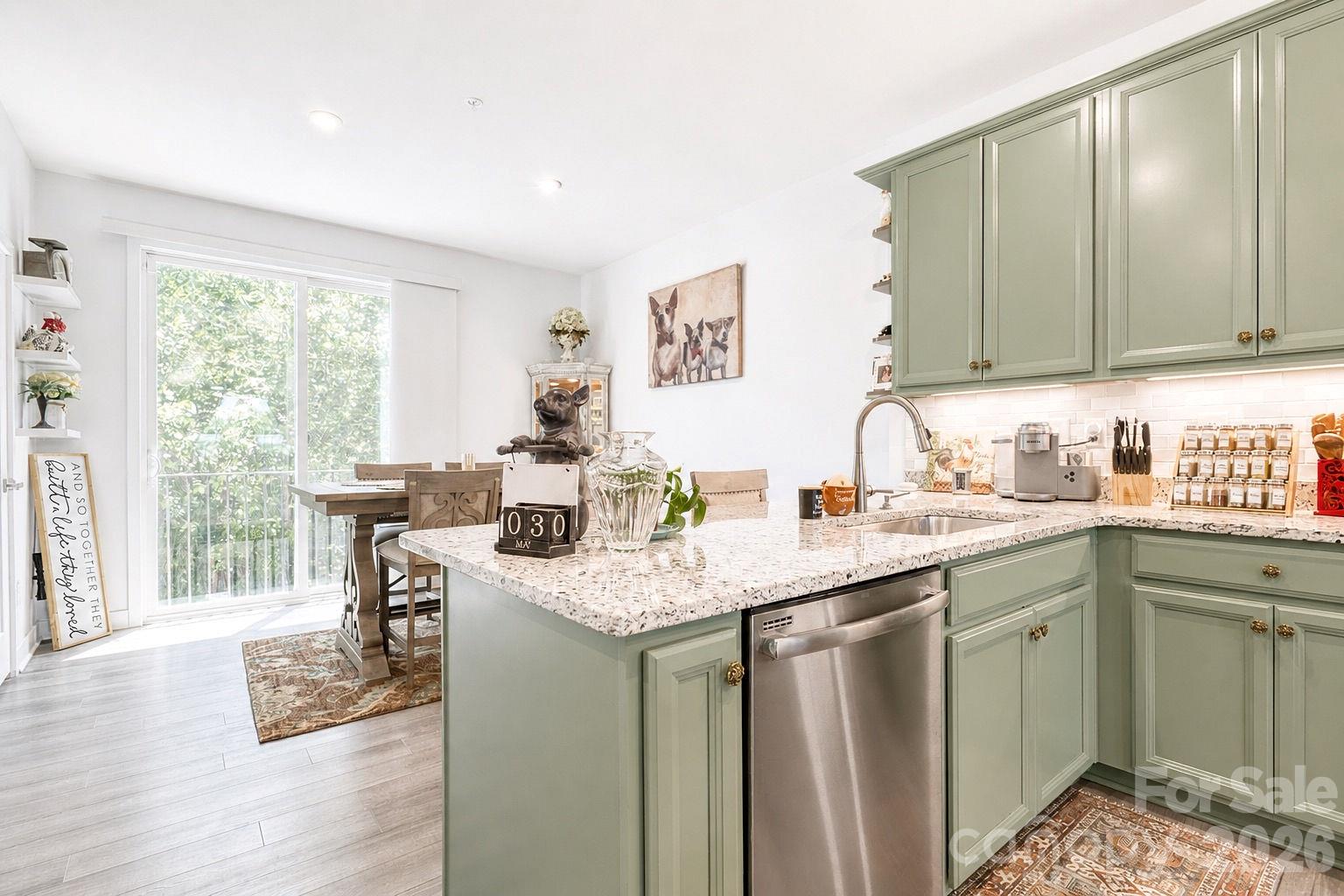Townhouse at 268 Parkwood Avenue, Charlotte, photo 9 of 48
