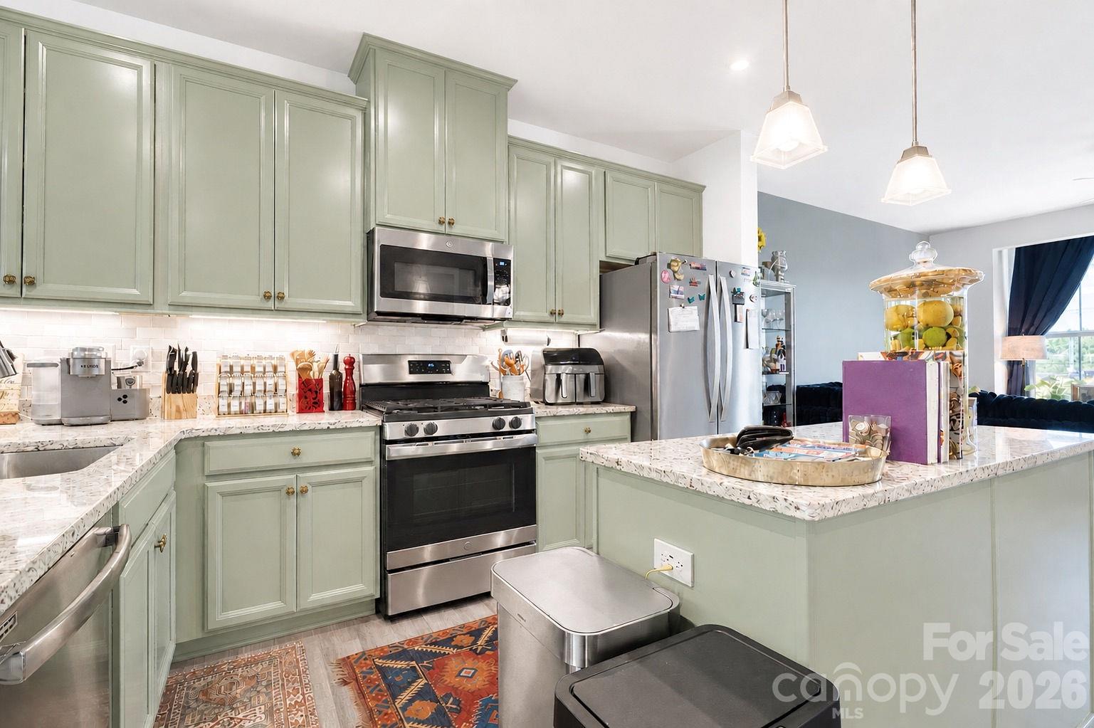 Townhouse at 268 Parkwood Avenue, Charlotte, photo 10 of 48